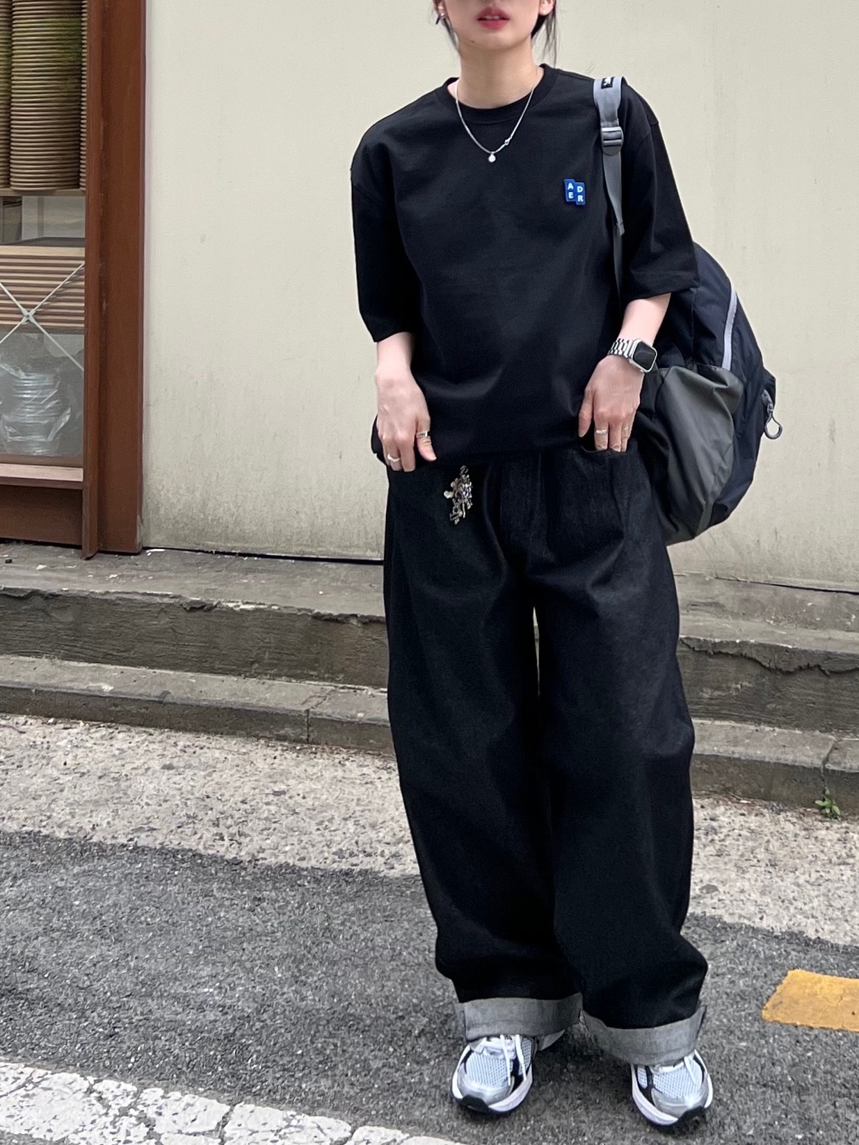 Ader Error Sig; TRS/BL Tag T-Shirt 01 Black, Mischief Rhombus Light Weight Backpack Black - The Hyundai Seoul Exclusive 착용 스타일 - 5