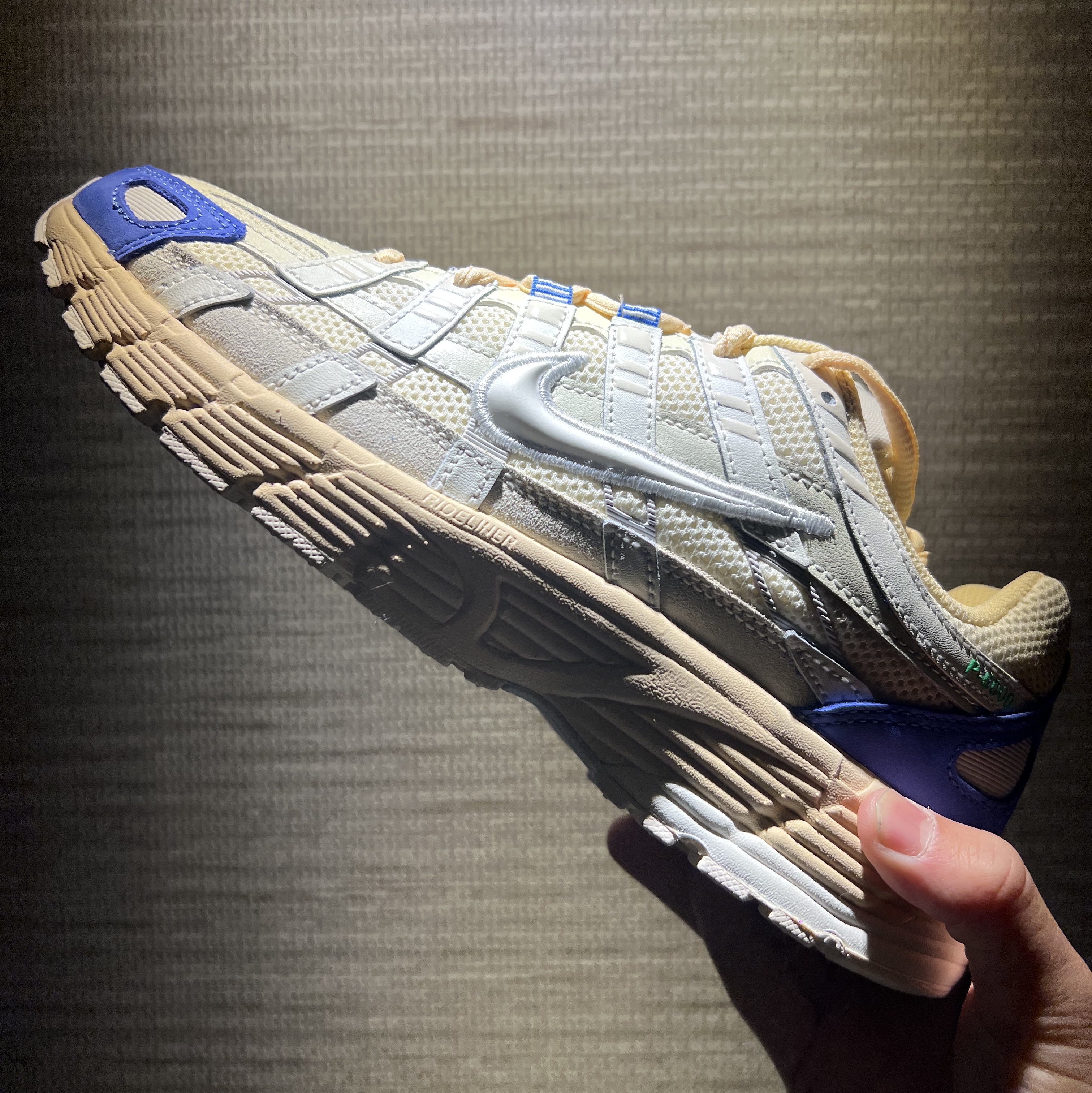 Nike P-6000 Coconut Milk Medium Blue 착용 스타일