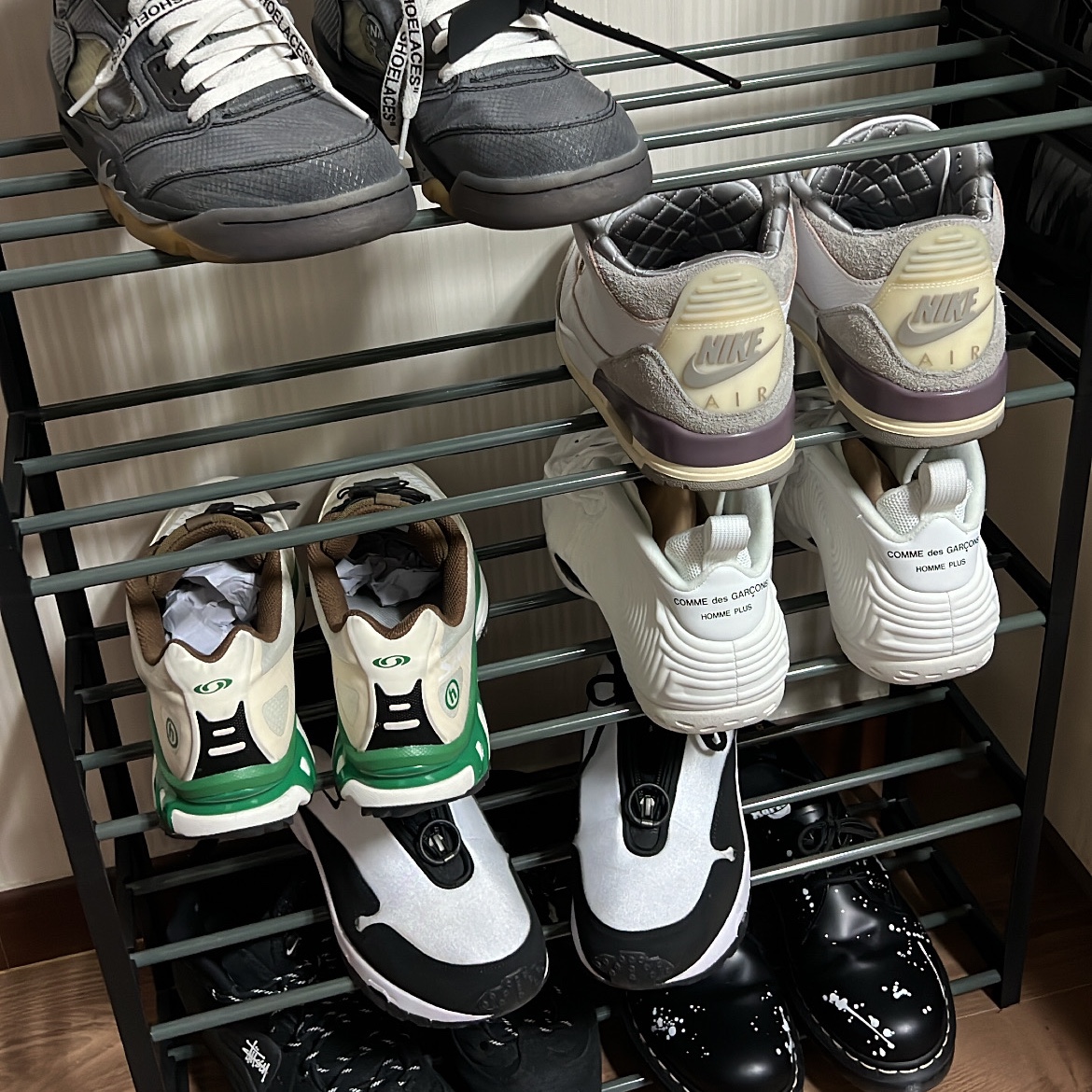 Dr. Martens x Neighborhood 1461 Black Smooth, Nike x Comme des Garcons Homme Plus Air Foamposite One White 착용 스타일 - 4