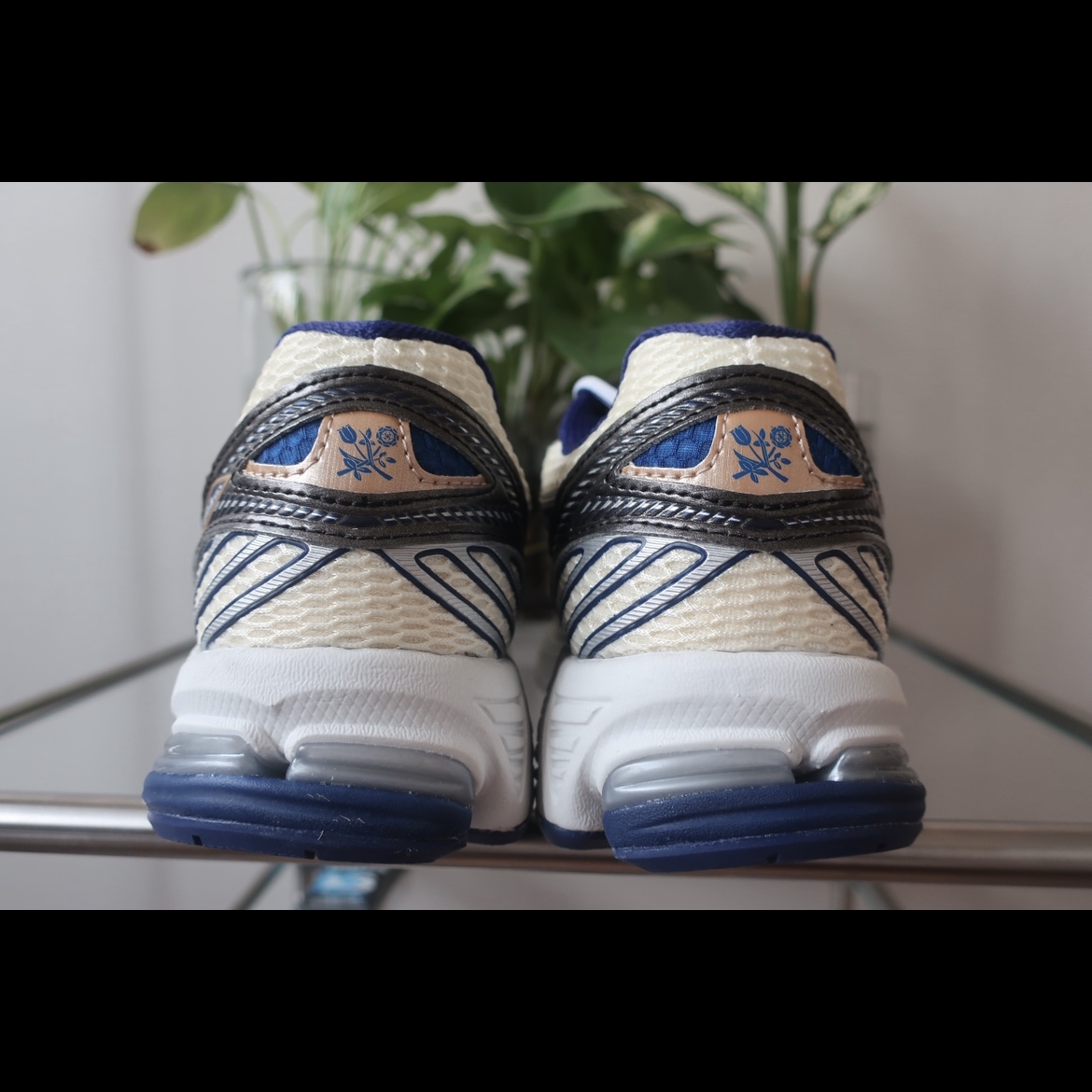 New Balance x Aime Leon Dore 860v2 Blue 착용 스타일 - 2