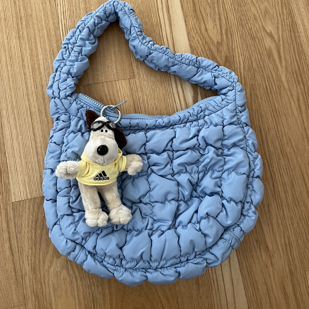 COS Quilted Mini Bag Light Blue 착용 스타일