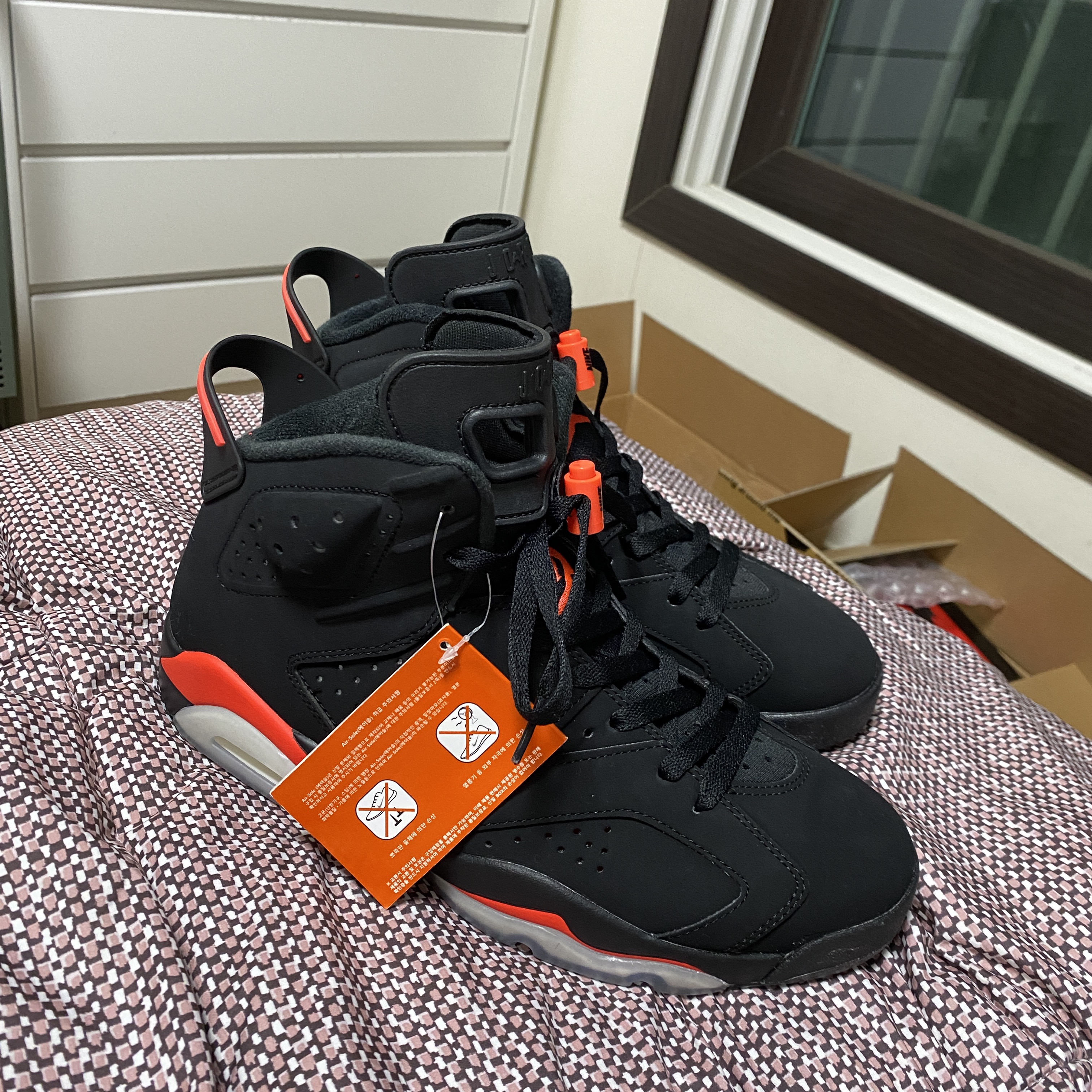 Jordan 6 Retro Infrared 2019 착용 스타일
