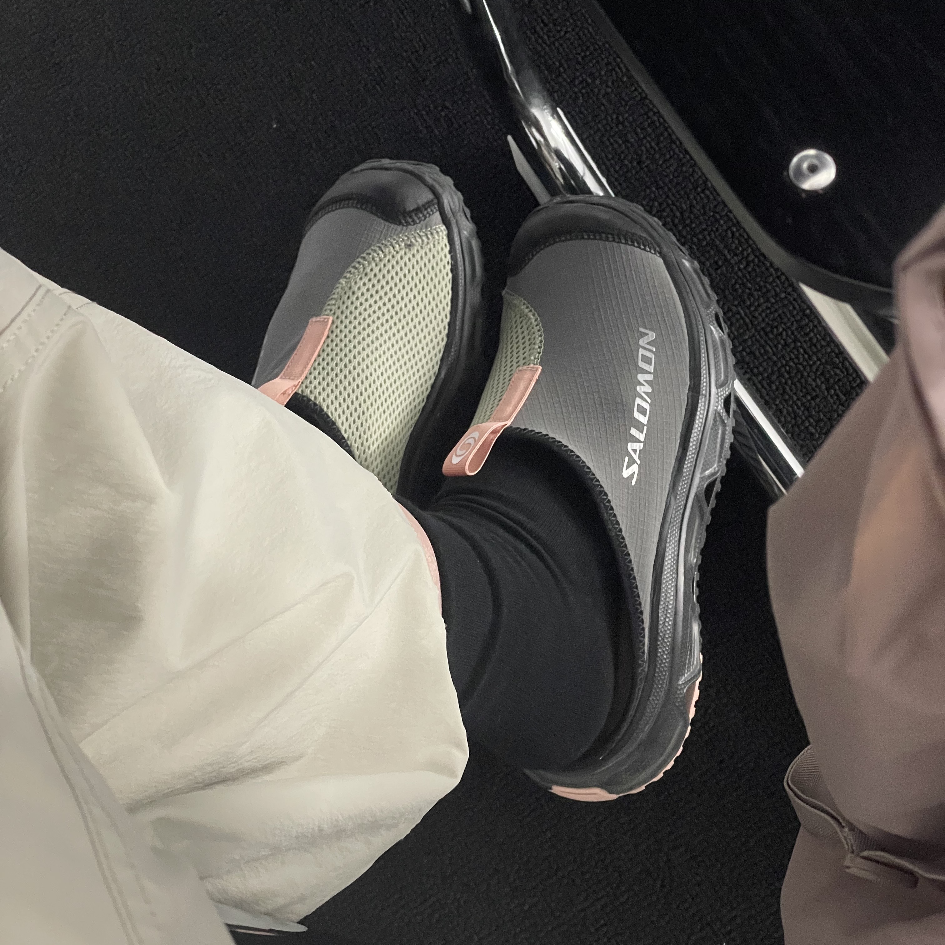 Salomon RX Slide 3.0 Pewter 착용 스타일