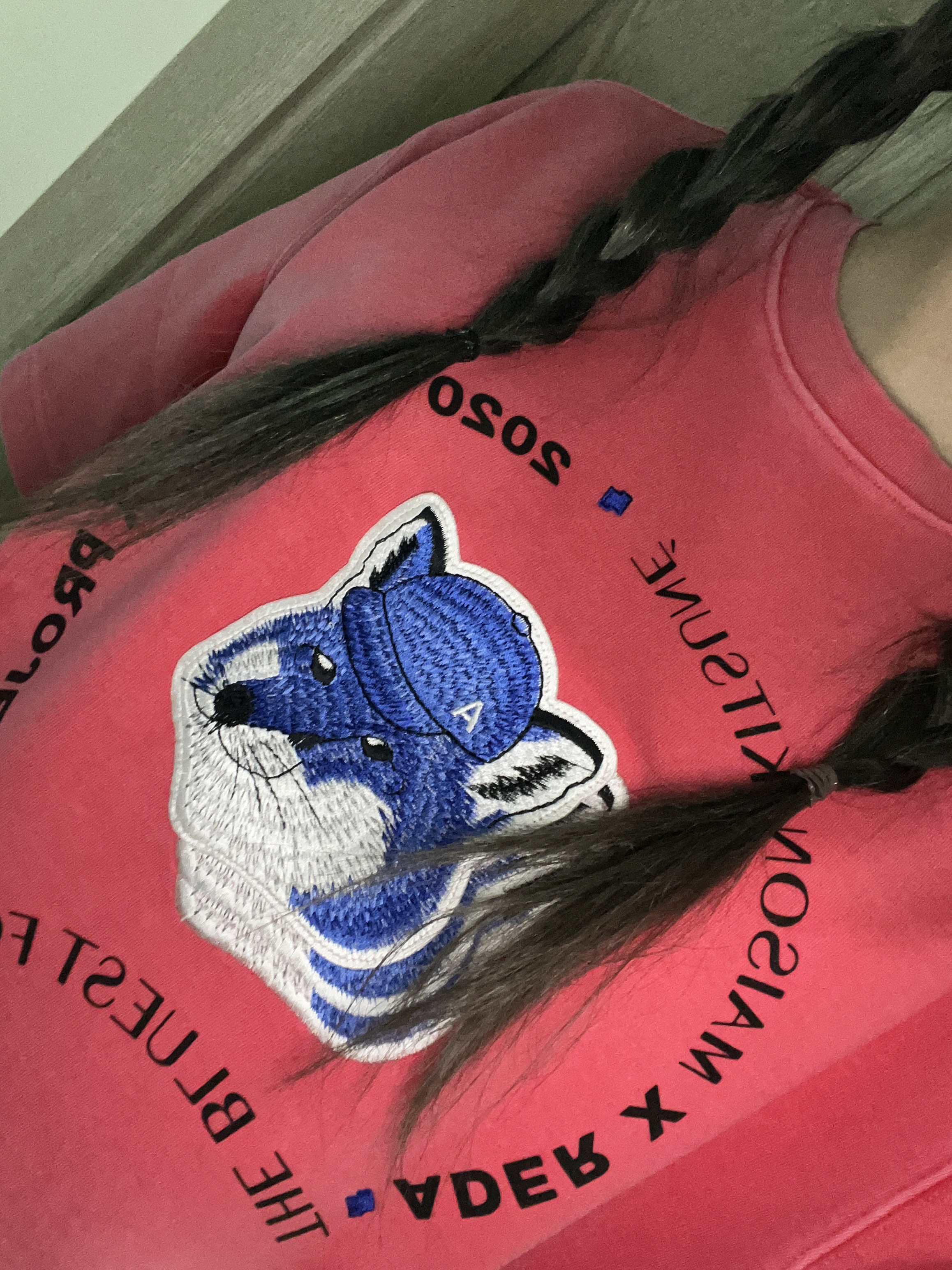 Maison Kitsune x Ader Error Triple Fox Head Logo T-Shirt Pink 착용 스타일 - 1