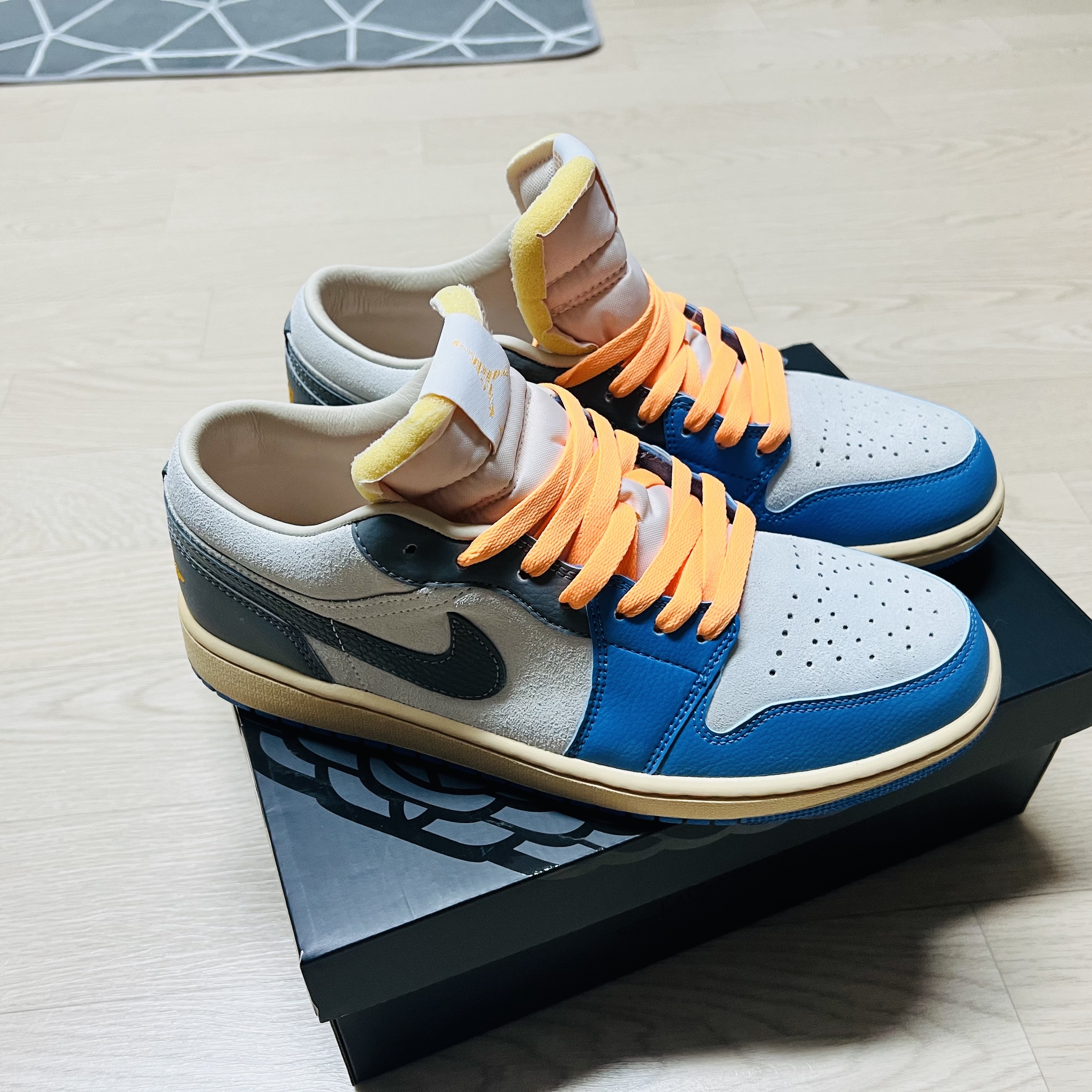 Jordan 1 Low SE Tokyo 96 착용 스타일 - 2
