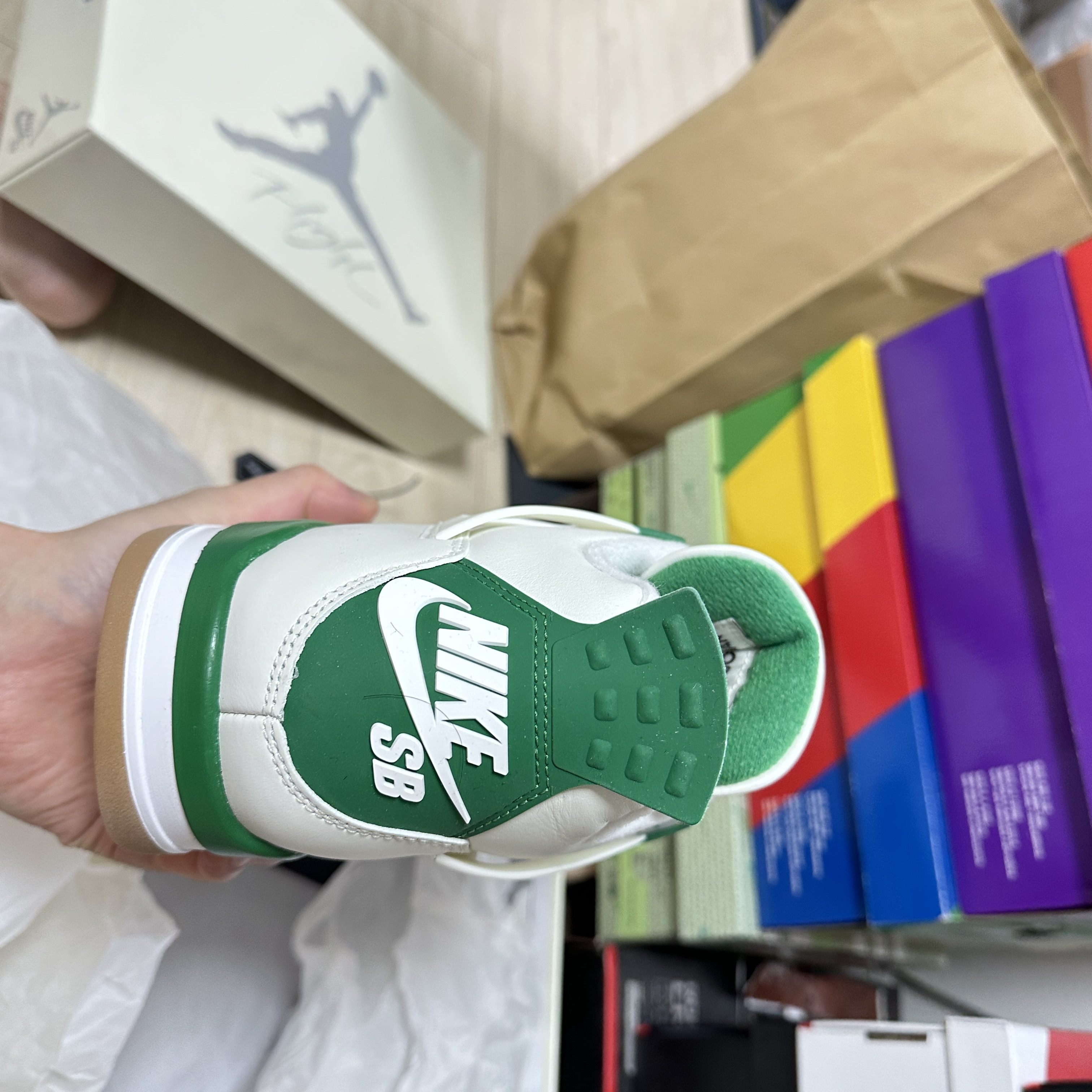 Jordan 4 x Nike SB Retro SP Pine Green 착용 스타일 - 1