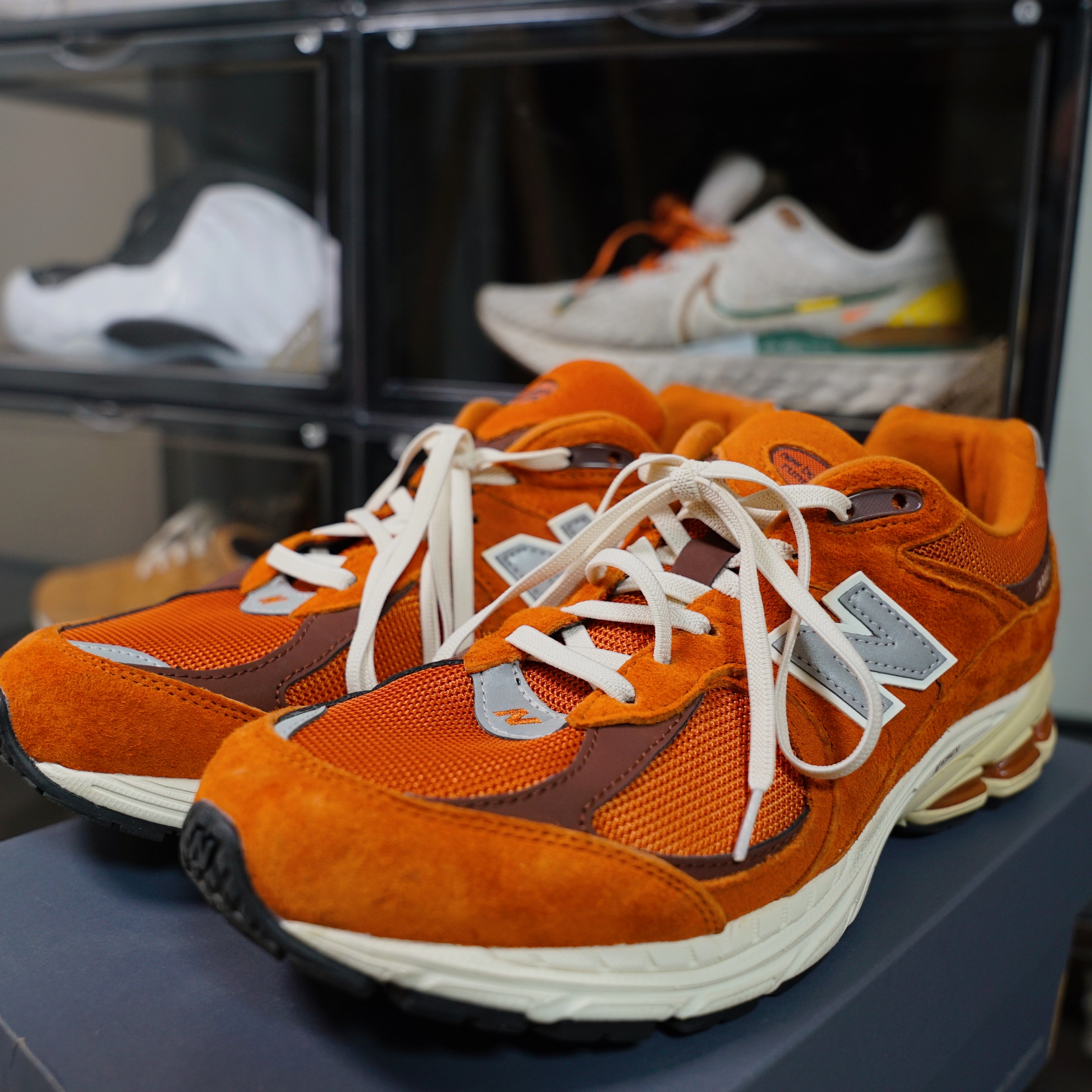 New Balance 2002R Rust Oxide 착용 스타일 - 3