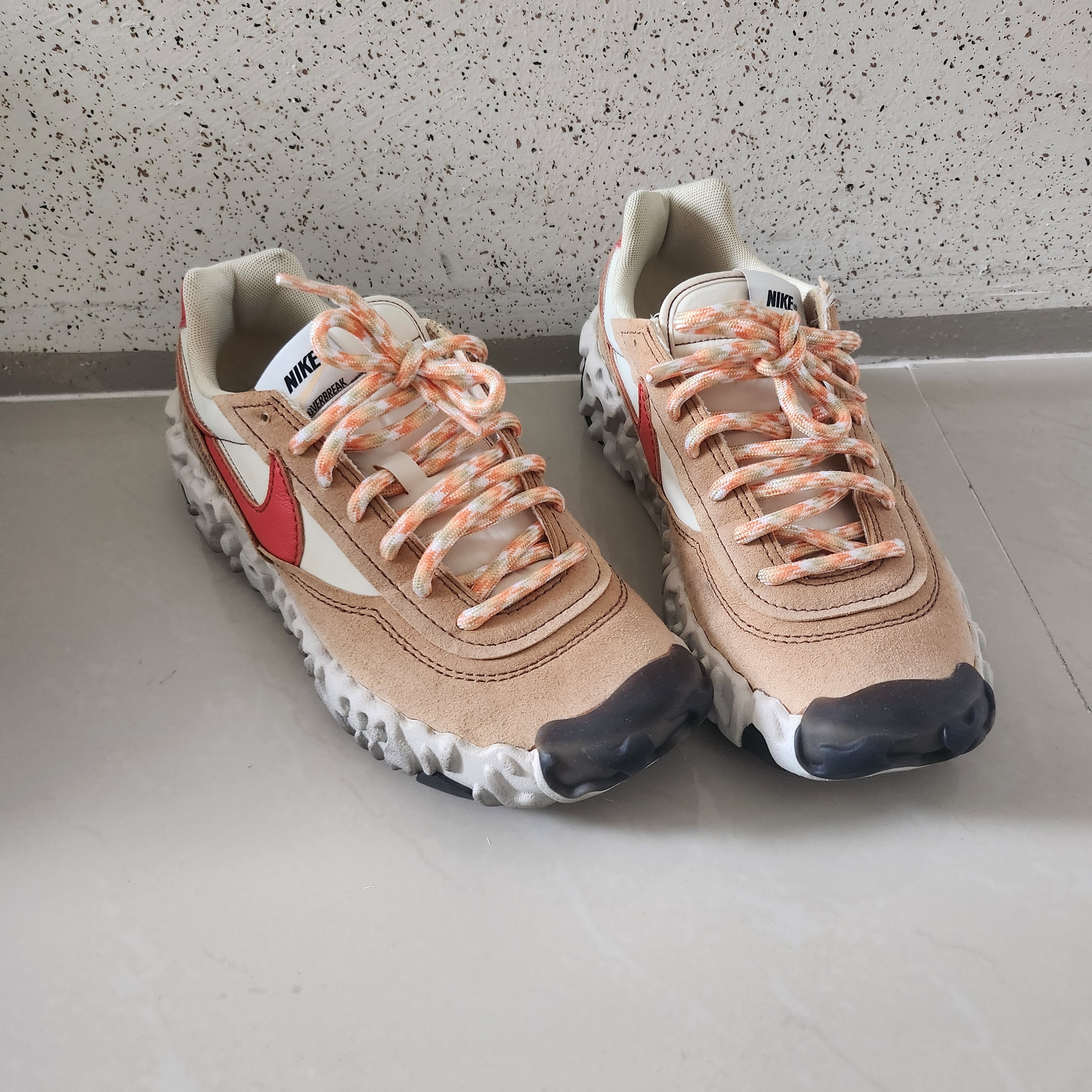 Nike Overbreak SP Fossil 착용 스타일 - 1