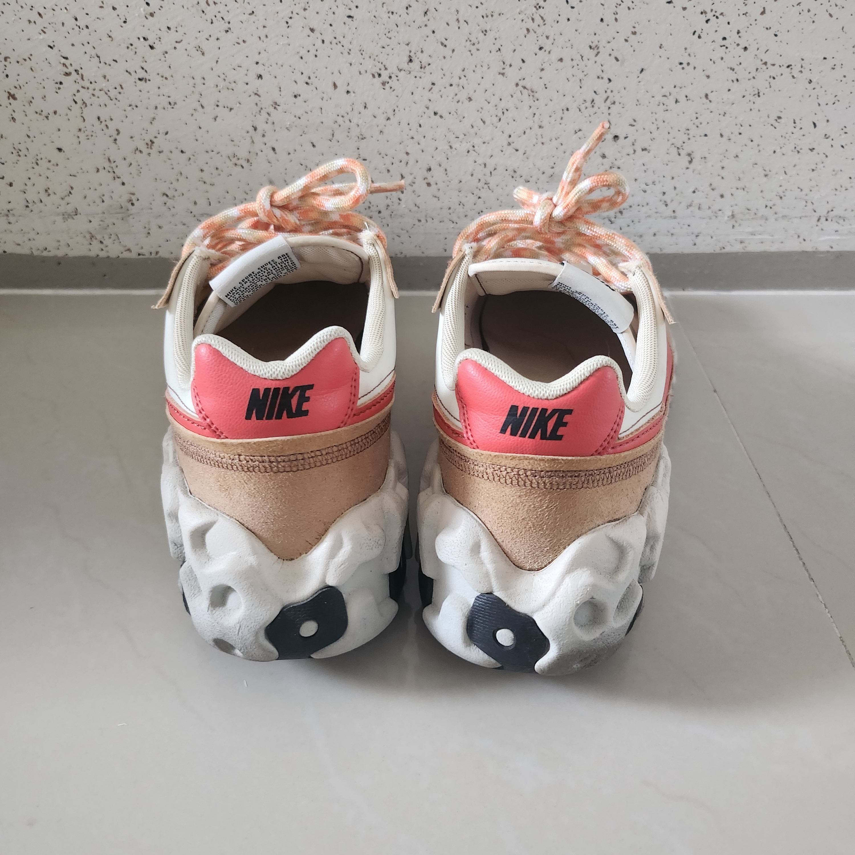 Nike Overbreak SP Fossil 착용 스타일 - 3