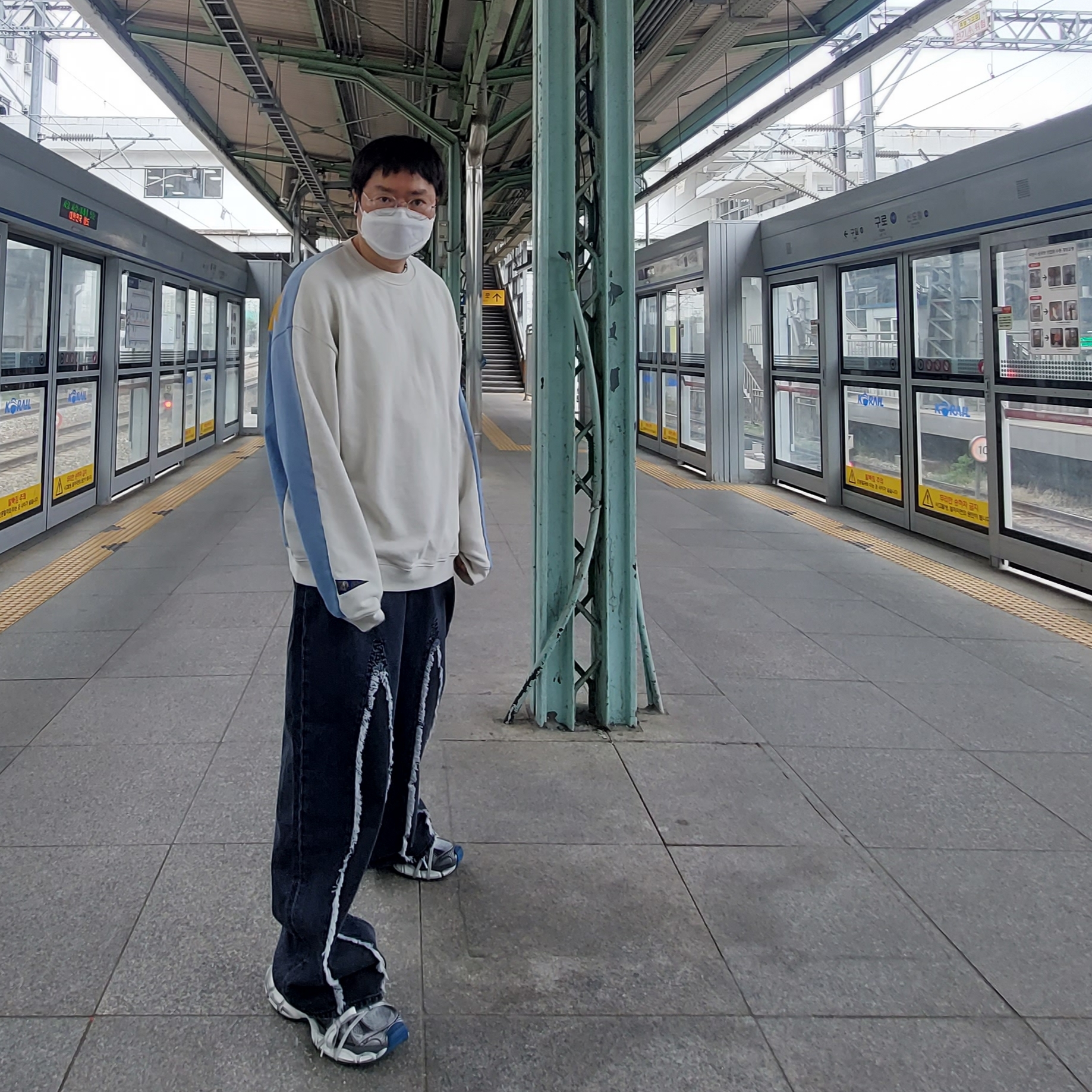 (W) Our Legacy Full Cut Slash Denim Black, Kapital 2 Tone Big Fleece Sweatshirt Kinari Sax 착용 스타일 - 3