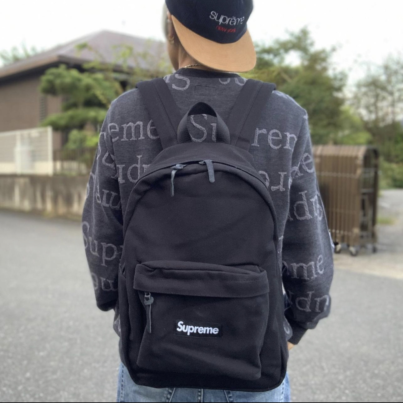 Supreme Canvas Backpack Black, Supreme Canvas Backpack White 착용 스타일 - 1