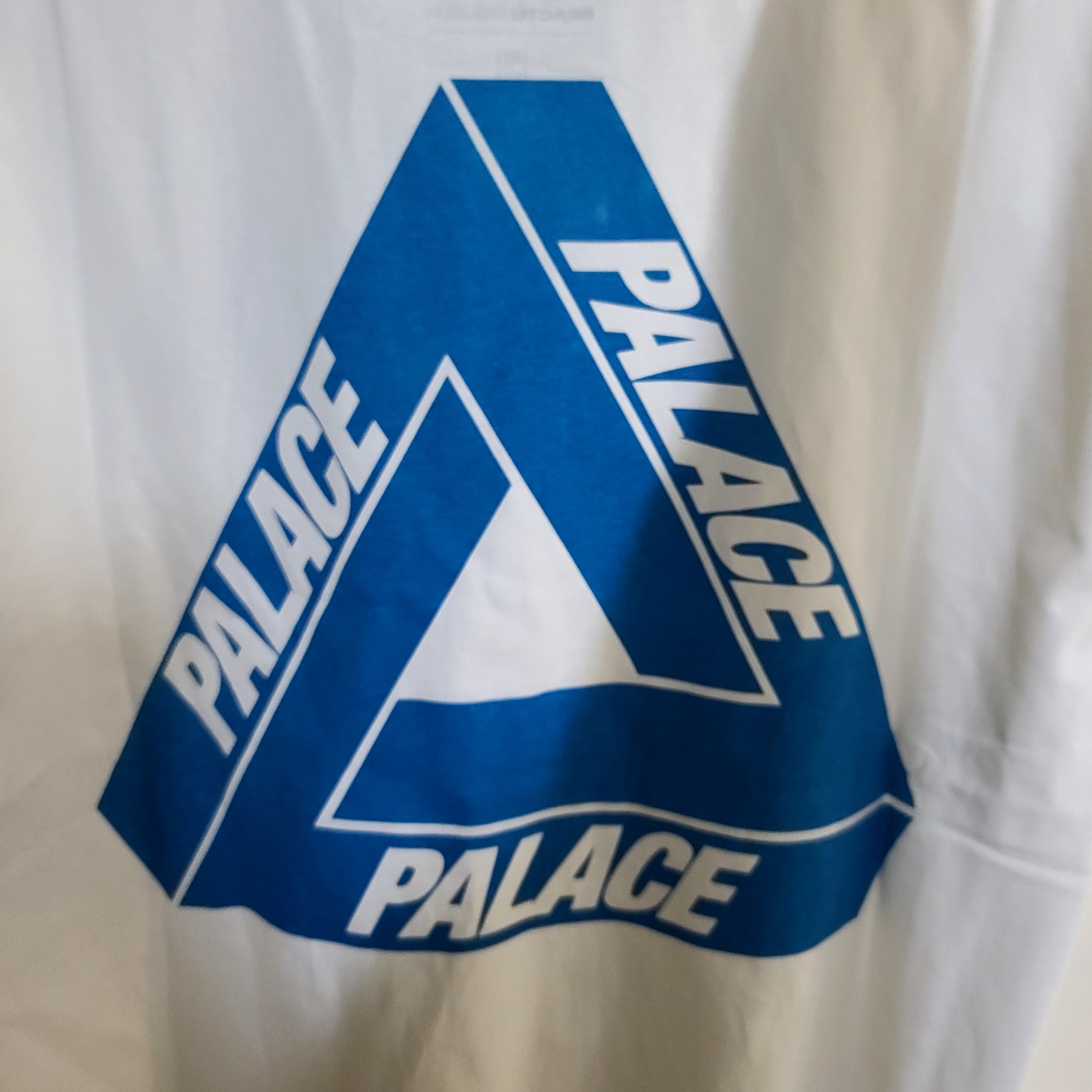 Palace Reacto Tri-Ferg T-Shirt White - 23SS 착용 스타일