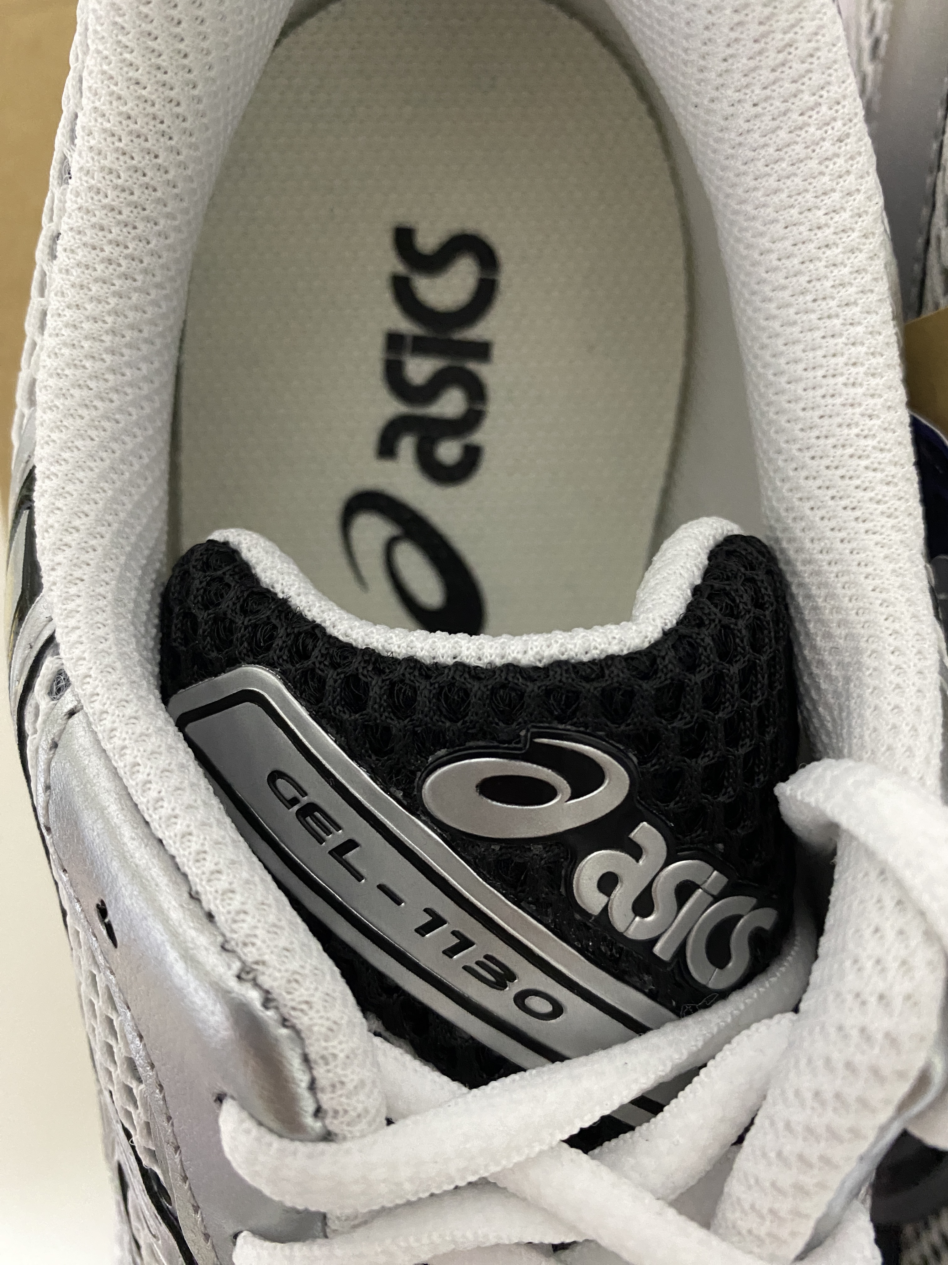 Asics Gel-1130 White Black 착용 스타일 - 5