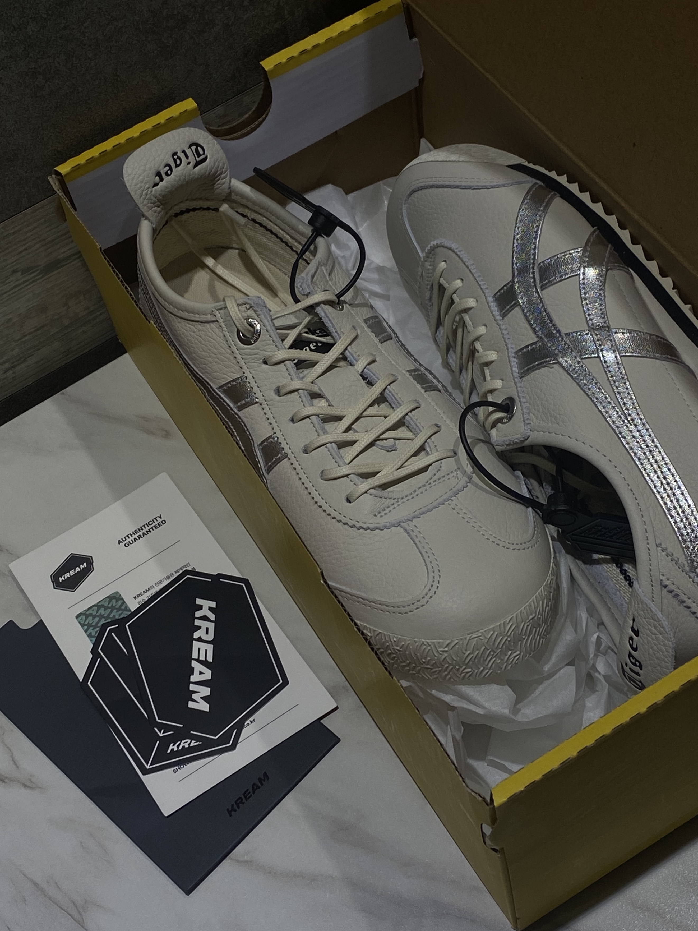 Onitsuka Tiger Mexico 66 SD Birch Silver 착용 스타일 - 5