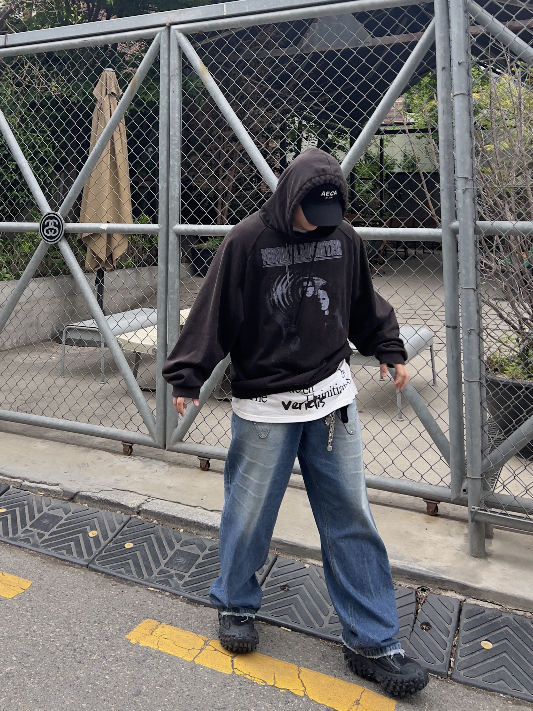 Balenciaga Defender Sneakers Black, Project G/R Mind Slaughter Vintage Washeed Hoodie Black 착용 스타일 - 1
