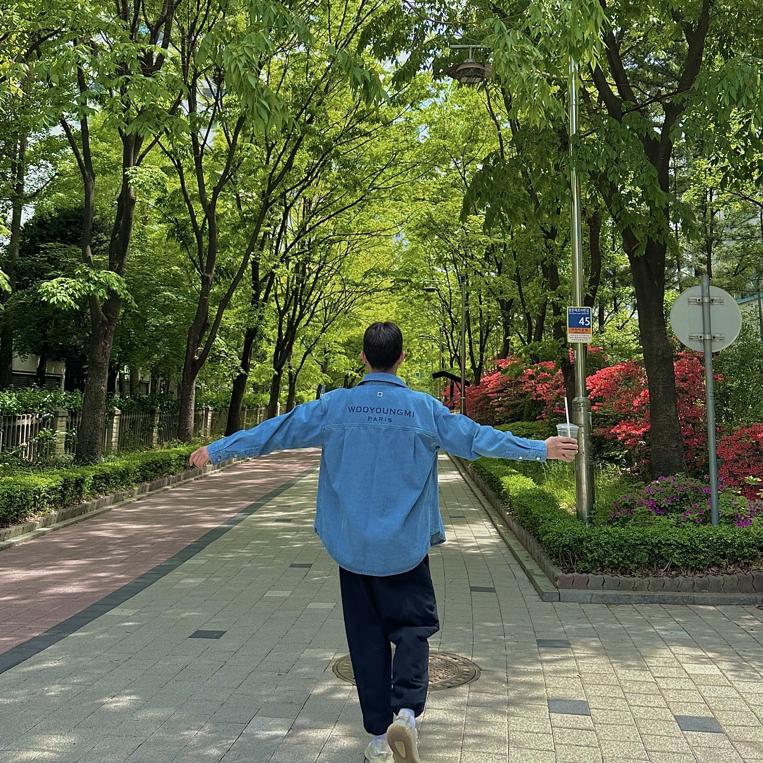 Wooyoungmi Back Logo Denim Shirt Blue - 23SS, Adidas Yeezy Boost 350 V2 Bone 착용 스타일