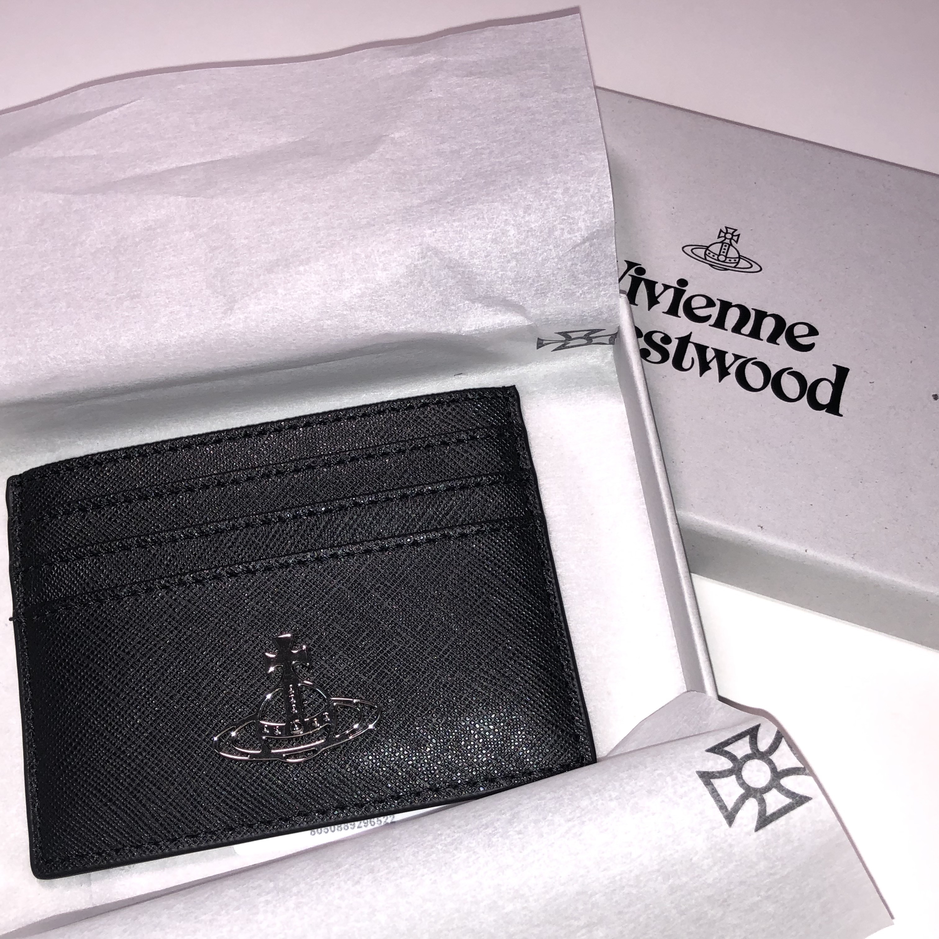 Vivienne Westwood Logo Card Holder Black 착용 스타일
