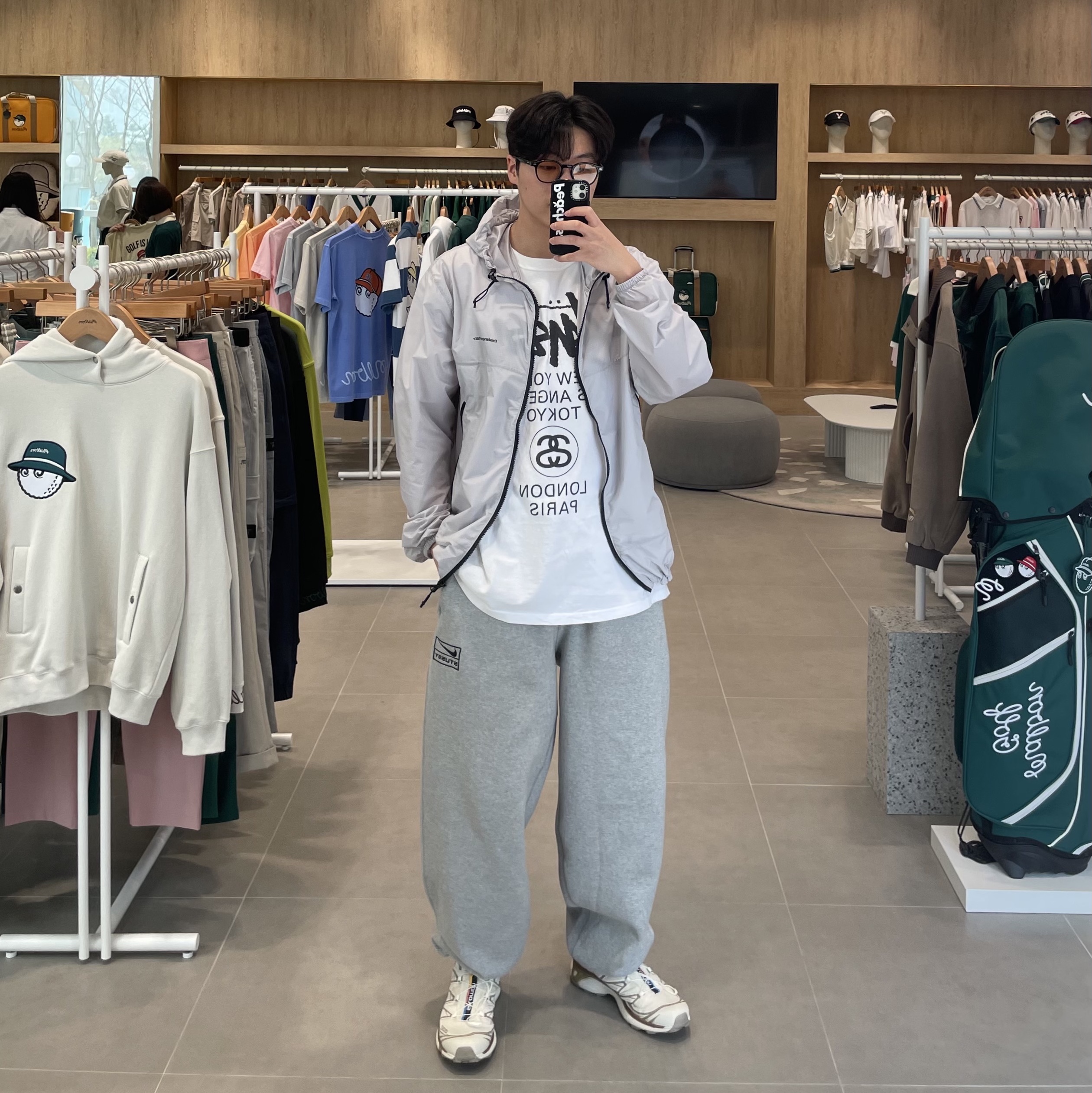 Nike x Stussy NRG Fleece Pants Dark Grey Heather (DO9340-063), Salomon XT-6 Turtledove 착용 스타일