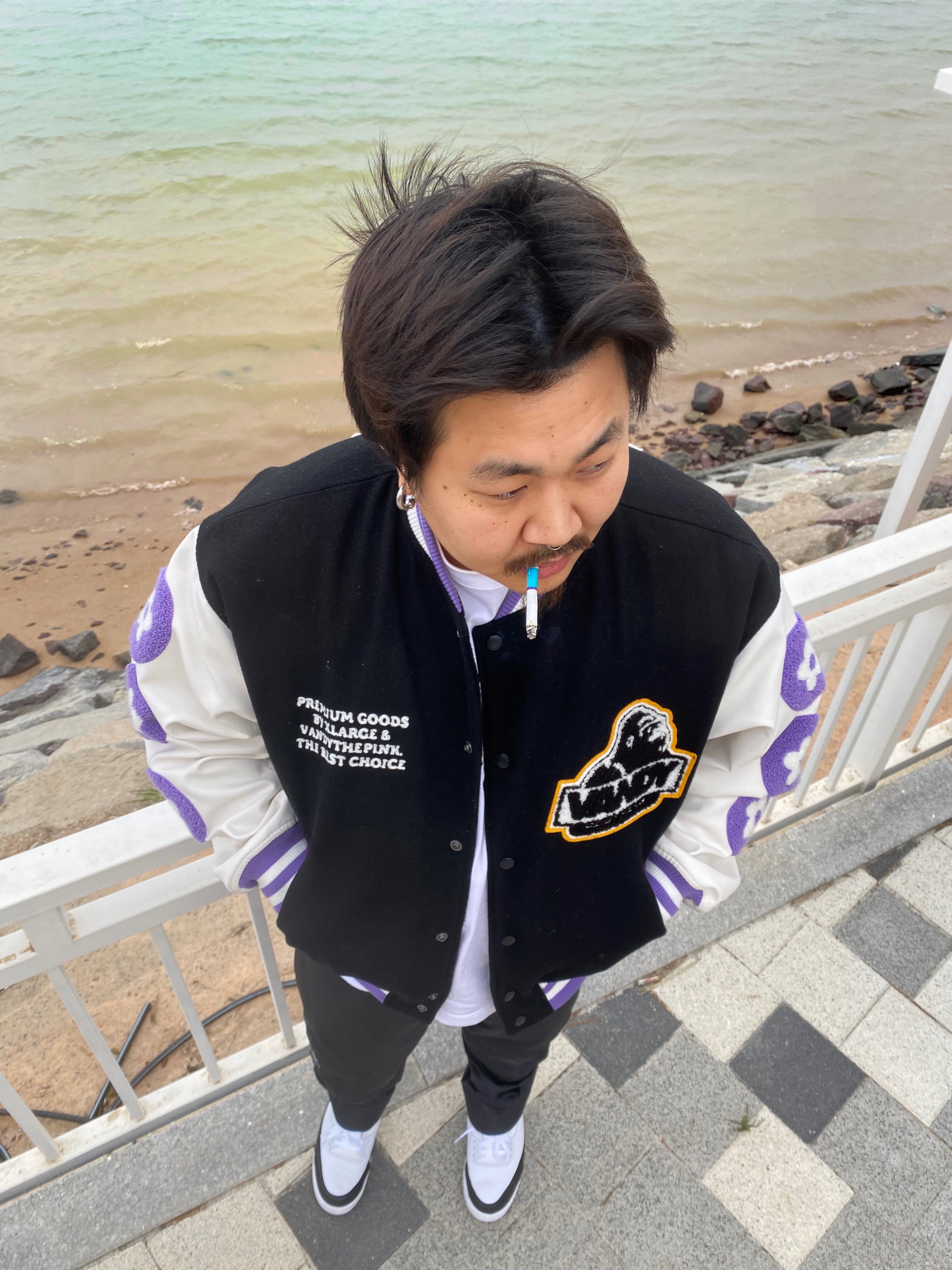 Vandy The Pink x XLarge Varsity Jacket, Jordan 3 x Fragment Retro SP White Black 착용 스타일