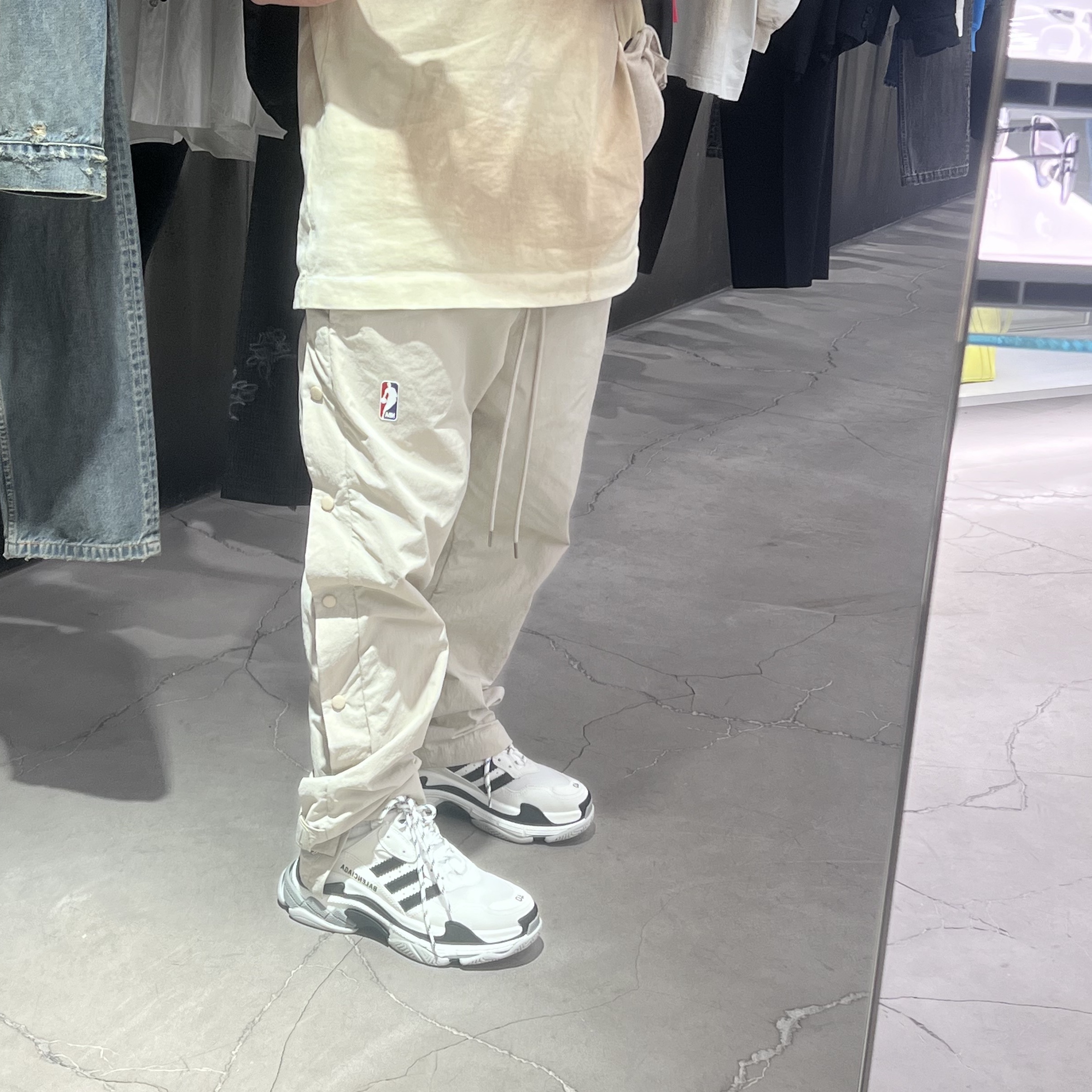 Balenciaga x Adidas Triple S Sneakers White Black 착용 스타일