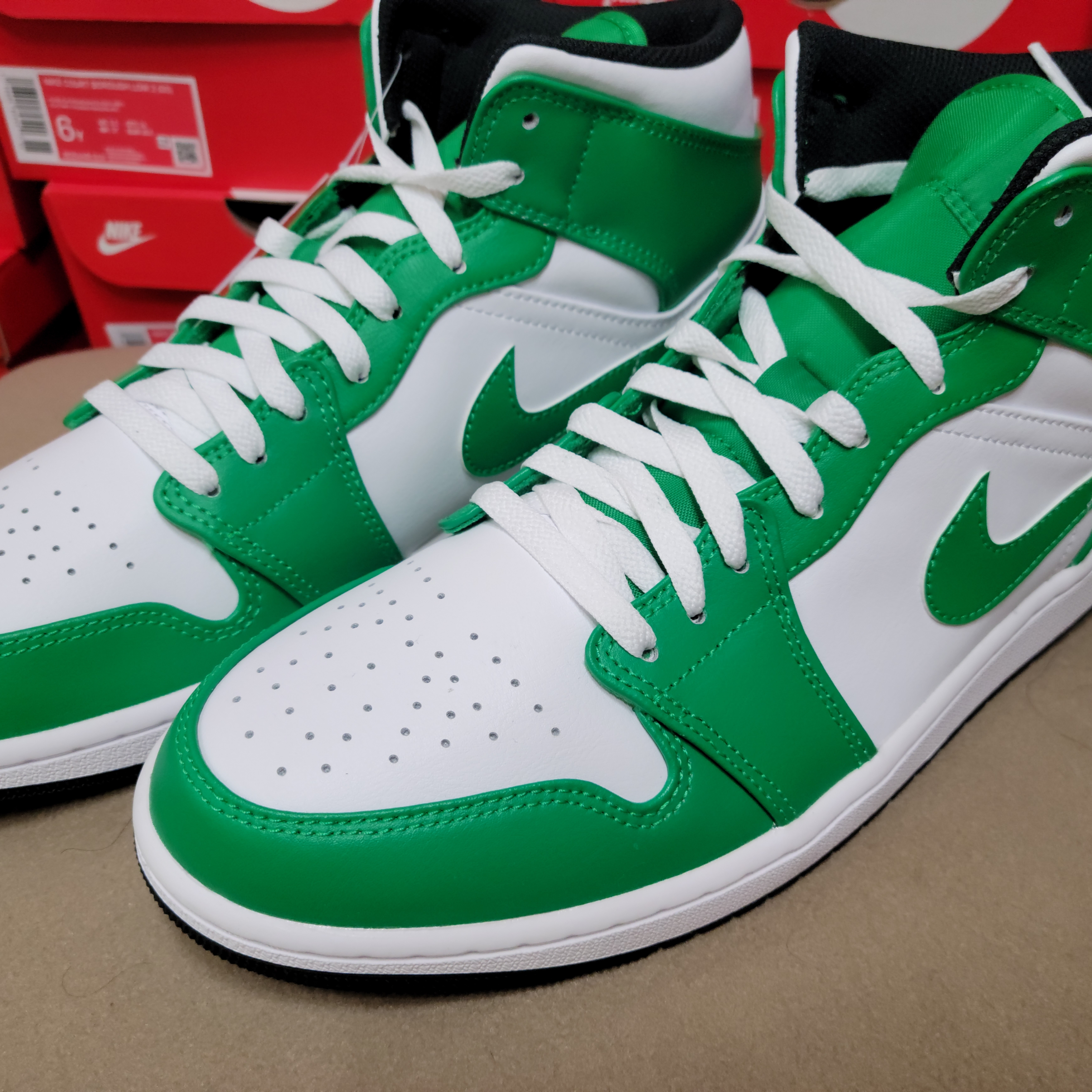 Jordan 1 Mid Lucky Green 착용 스타일