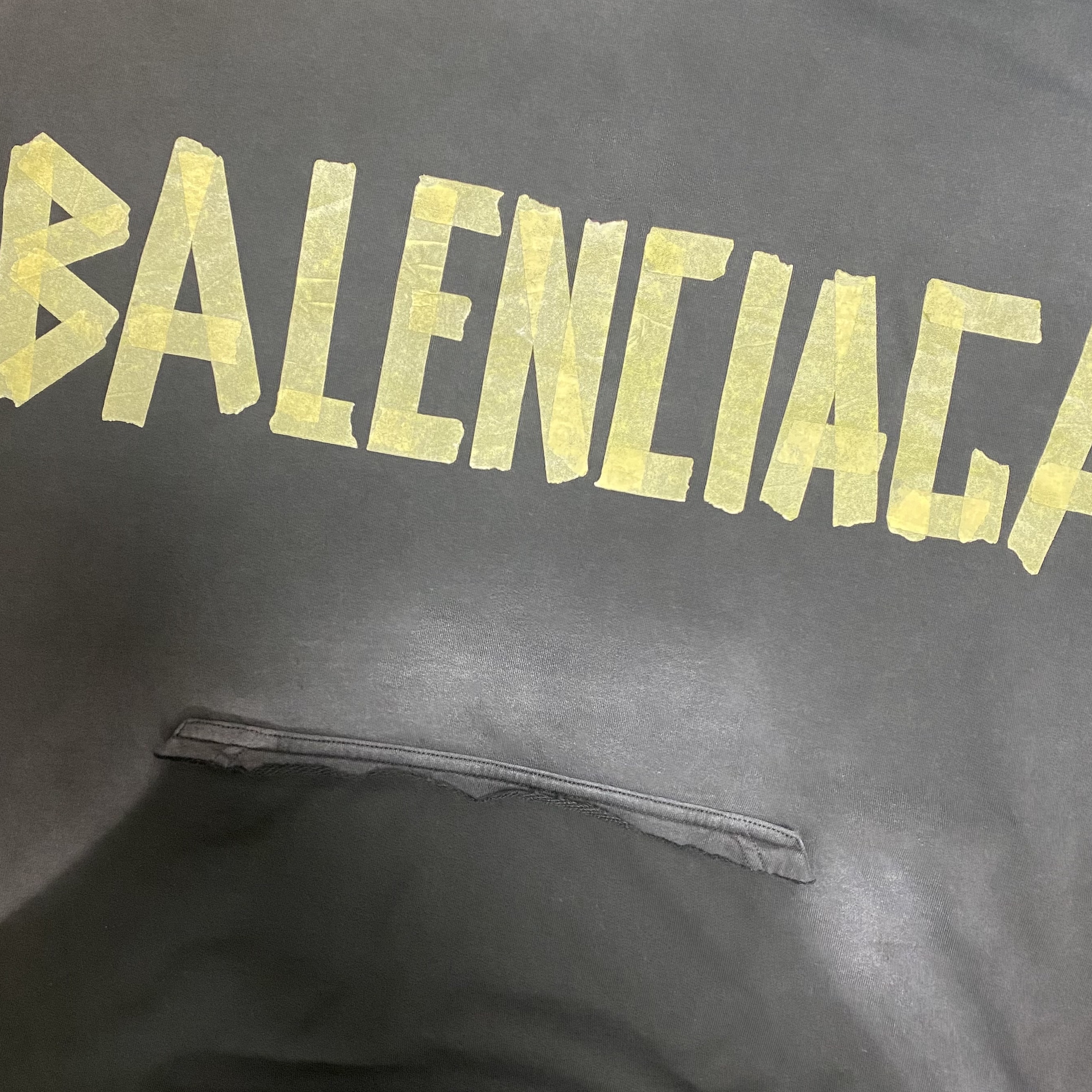 Balenciaga Tape Type Ripped Pocket Oversized Hoodie Faded Black 착용 스타일