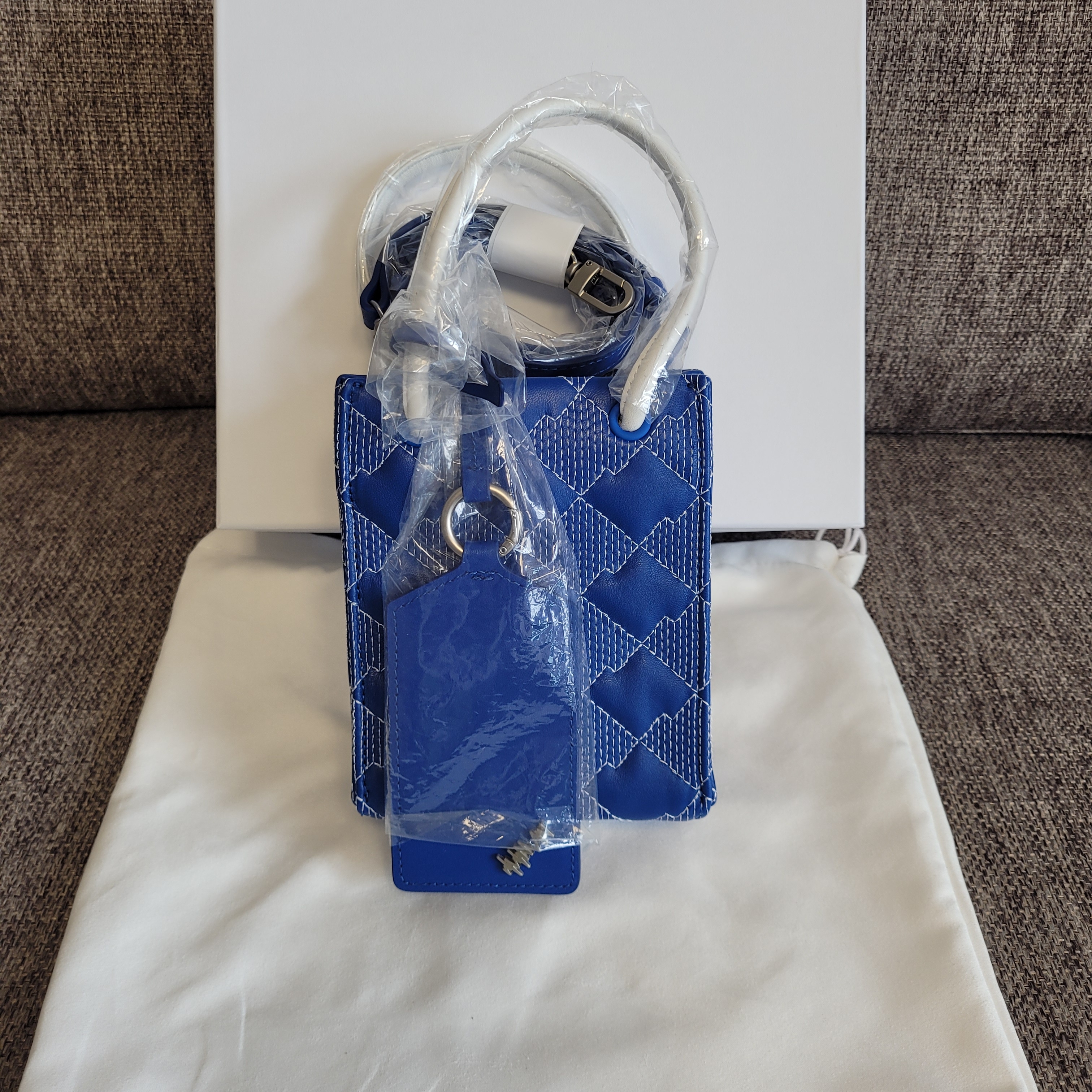 Ader Error Small Tenit Shopper Bag Z-Blue 착용 스타일 - 2