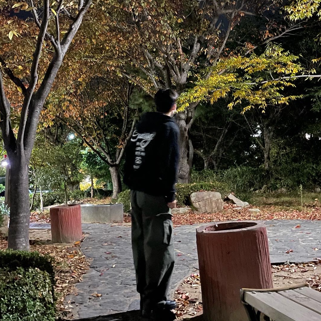 Stussy World Tour Zip Hoodie Black 2022 착용 스타일
