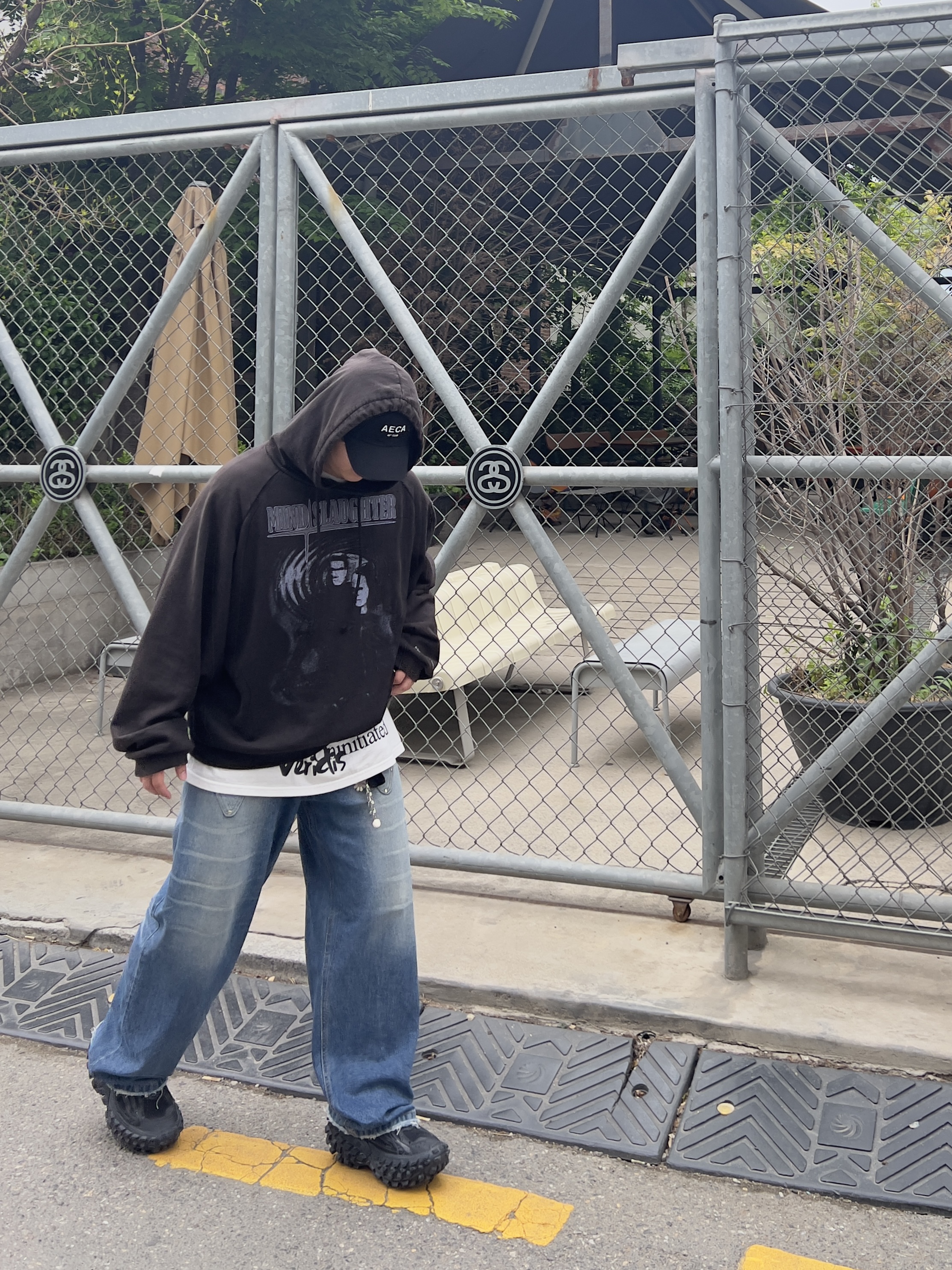 Balenciaga Defender Sneakers Black, Project G/R Mind Slaughter Vintage Washeed Hoodie Black 착용 스타일 - 2