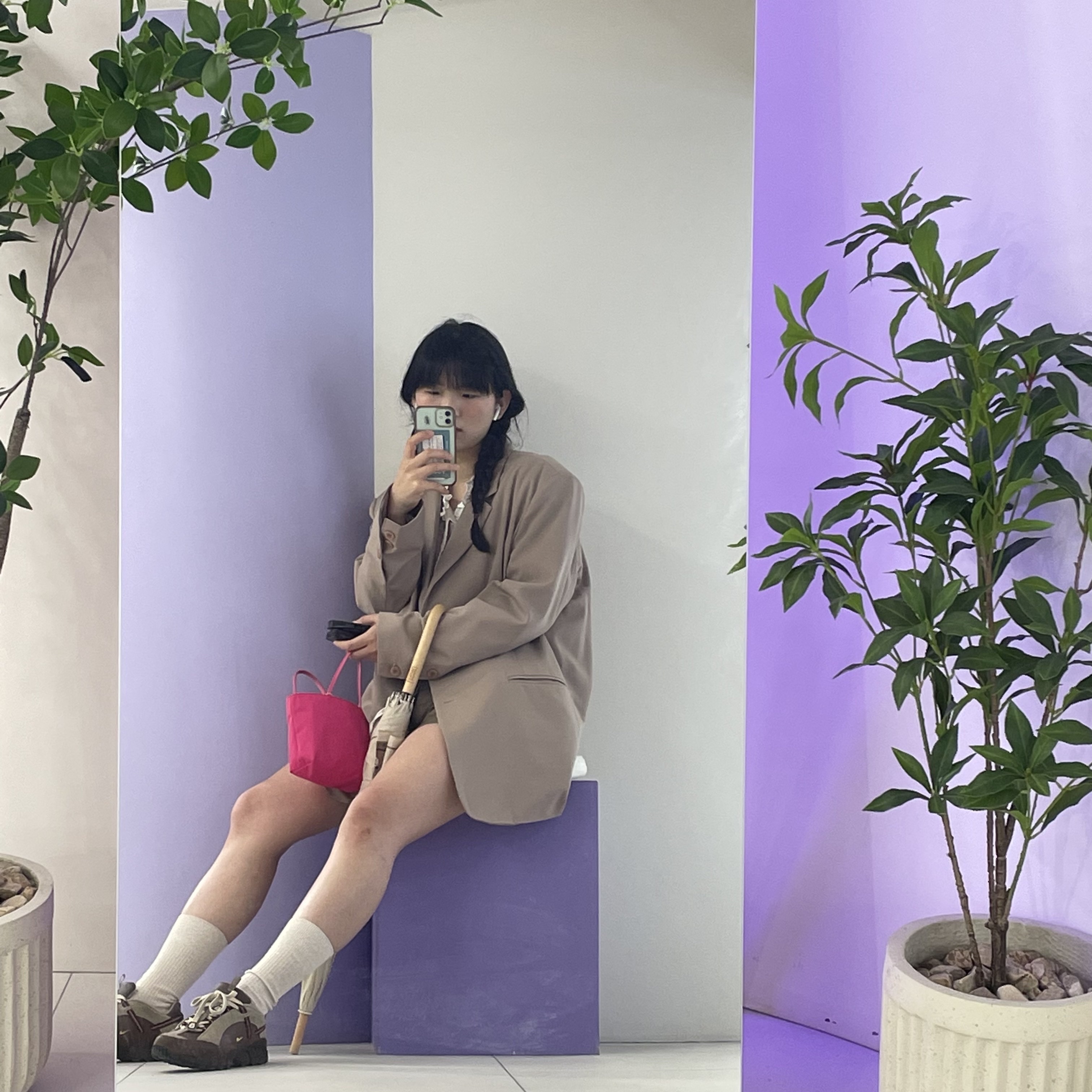 Nike x Jacquemus Air Humara LX Ale Brown and Gold 착용 스타일 - 1