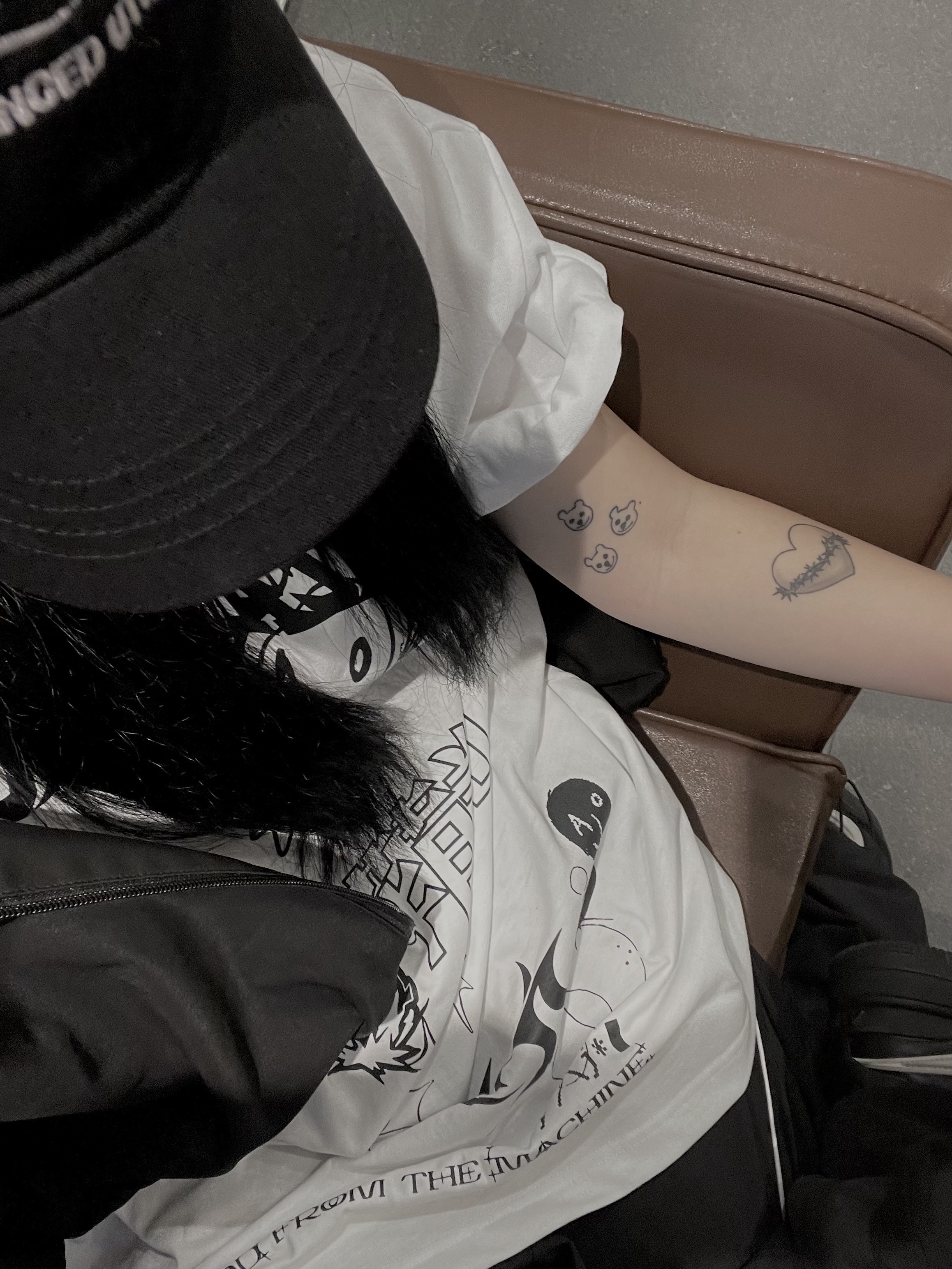 Stussy Basic Stussy Pigment Dyed LS T-Shirt Black 2023, Nike x Ambush Air Force 1 Low SP Black 착용 스타일 - 2