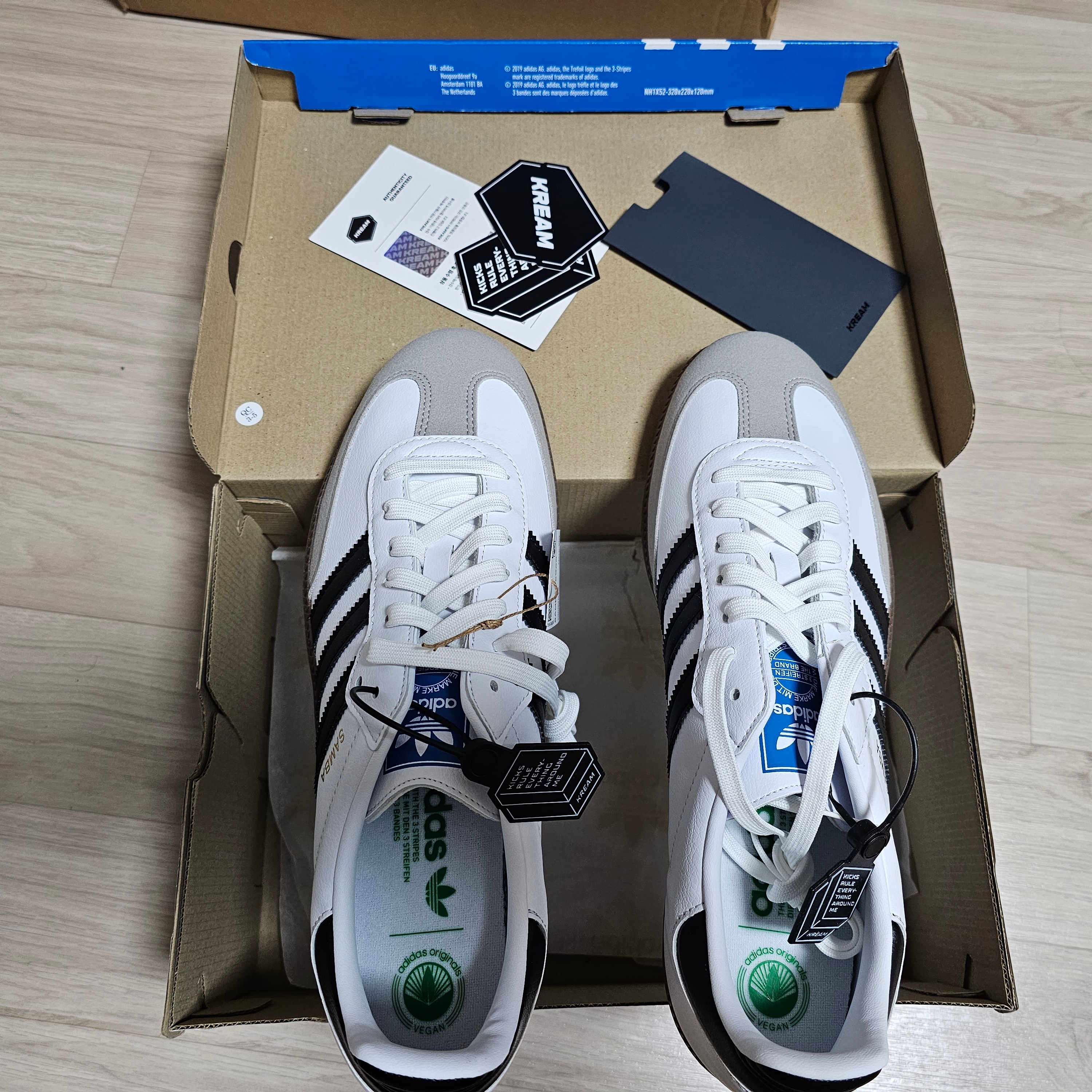 Adidas Samba Vegan White Black 착용 스타일