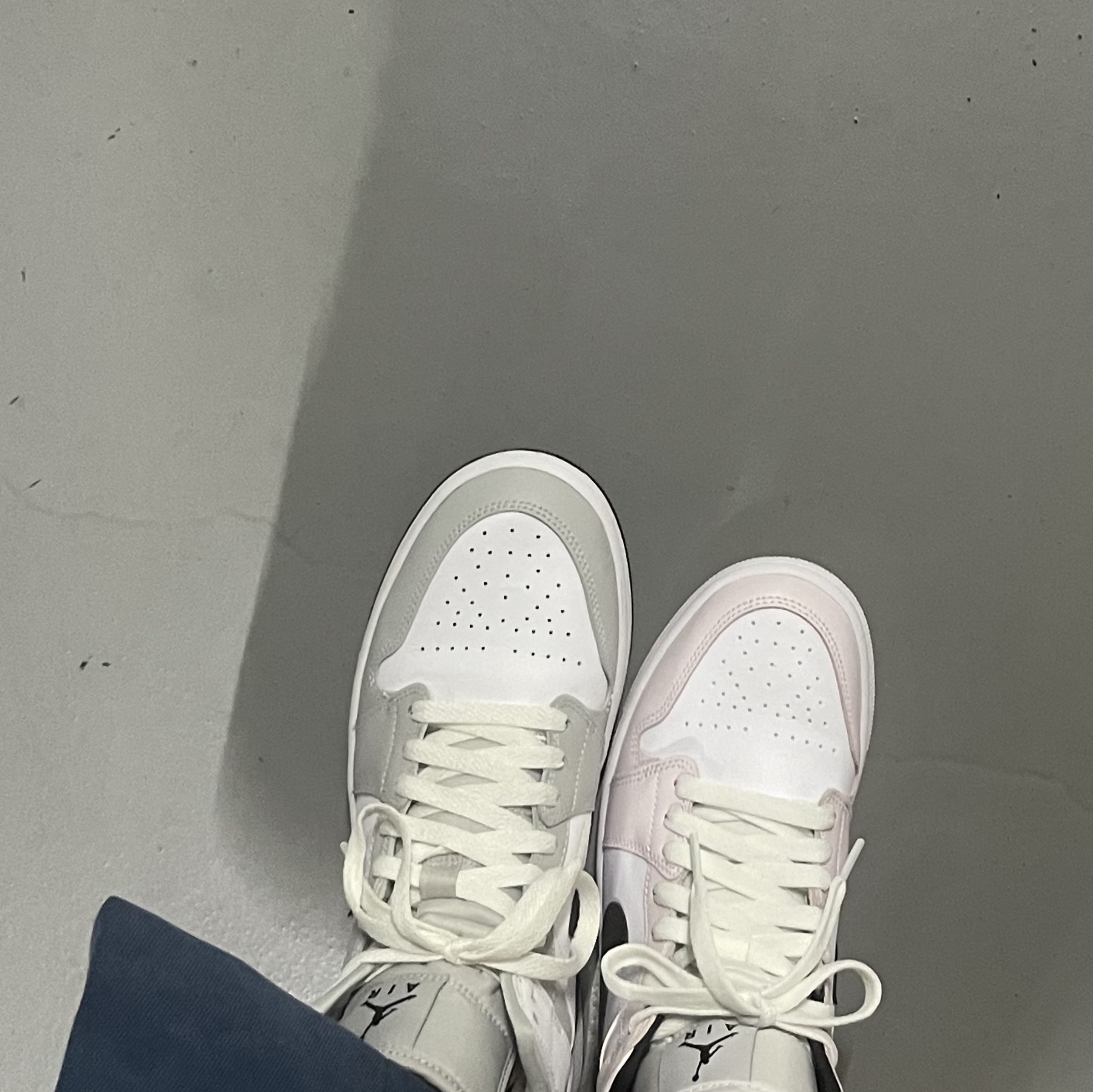 (W) Jordan 1 Mid Barely Rose, (W) Jordan 1 Mid Grey Fog 착용 스타일
