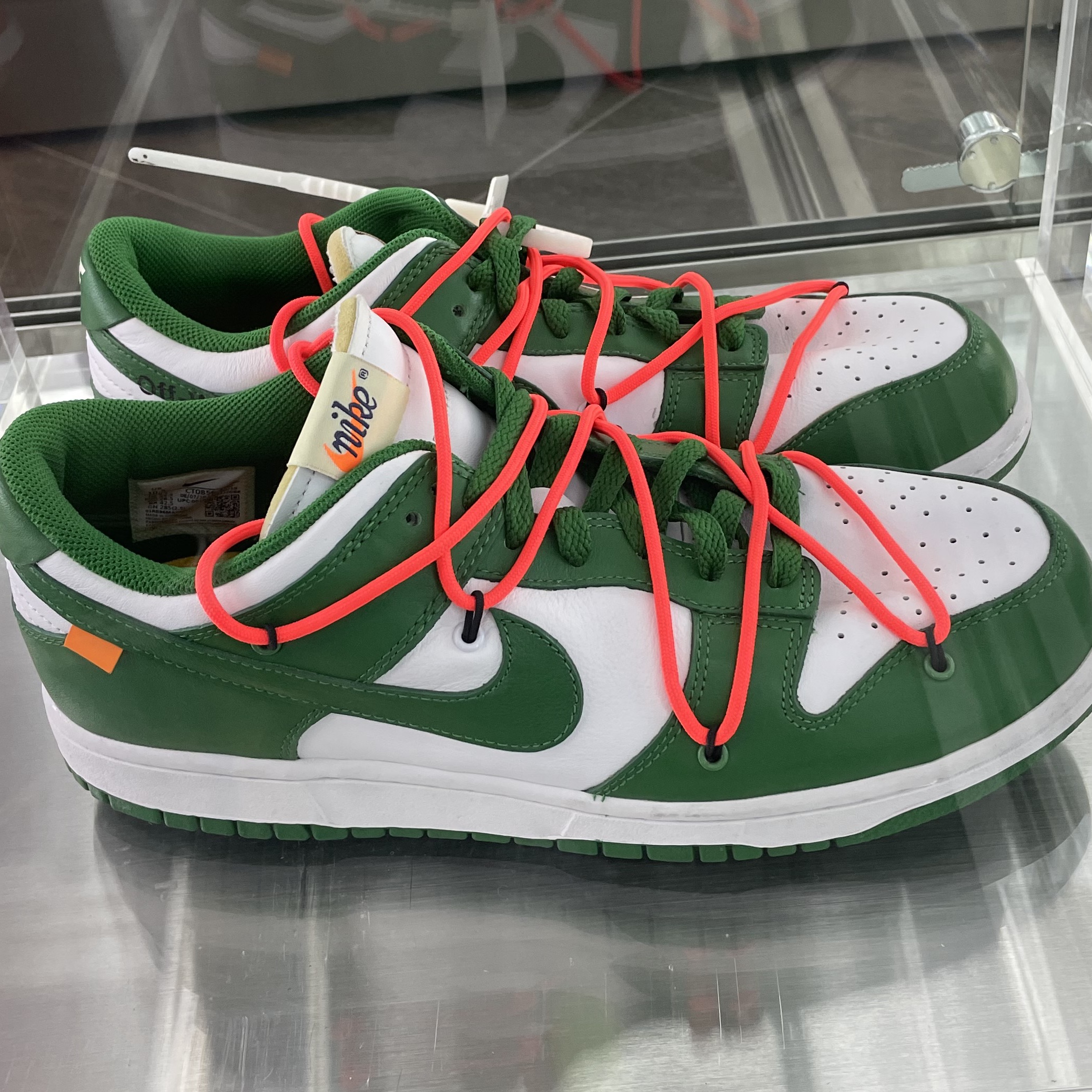 Nike x Off-White Dunk Low Pine Green 착용 스타일
