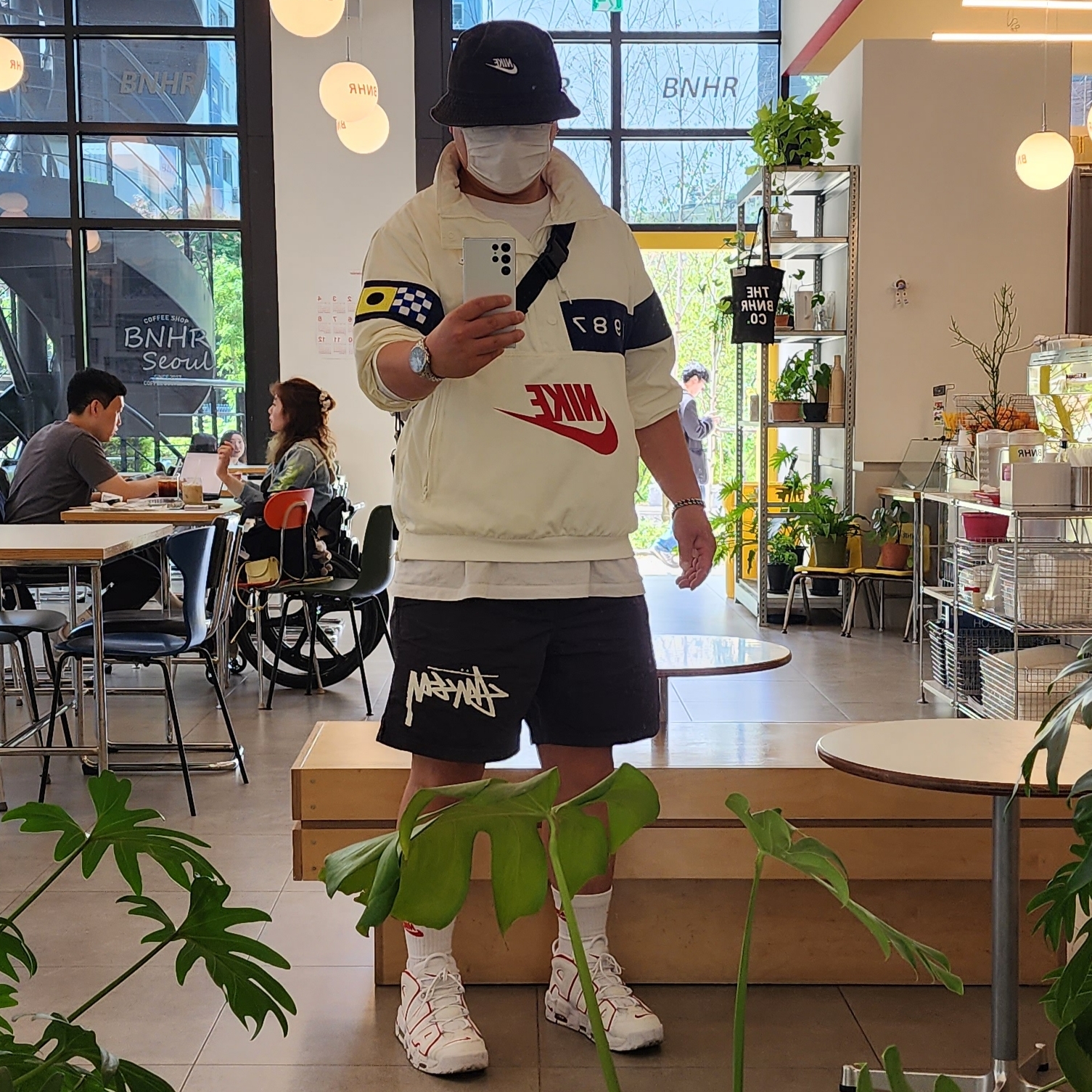 Nike x Stussy Water Shorts Off Noir, Nike Air More Uptempo White Varsity Red 2021 착용 스타일
