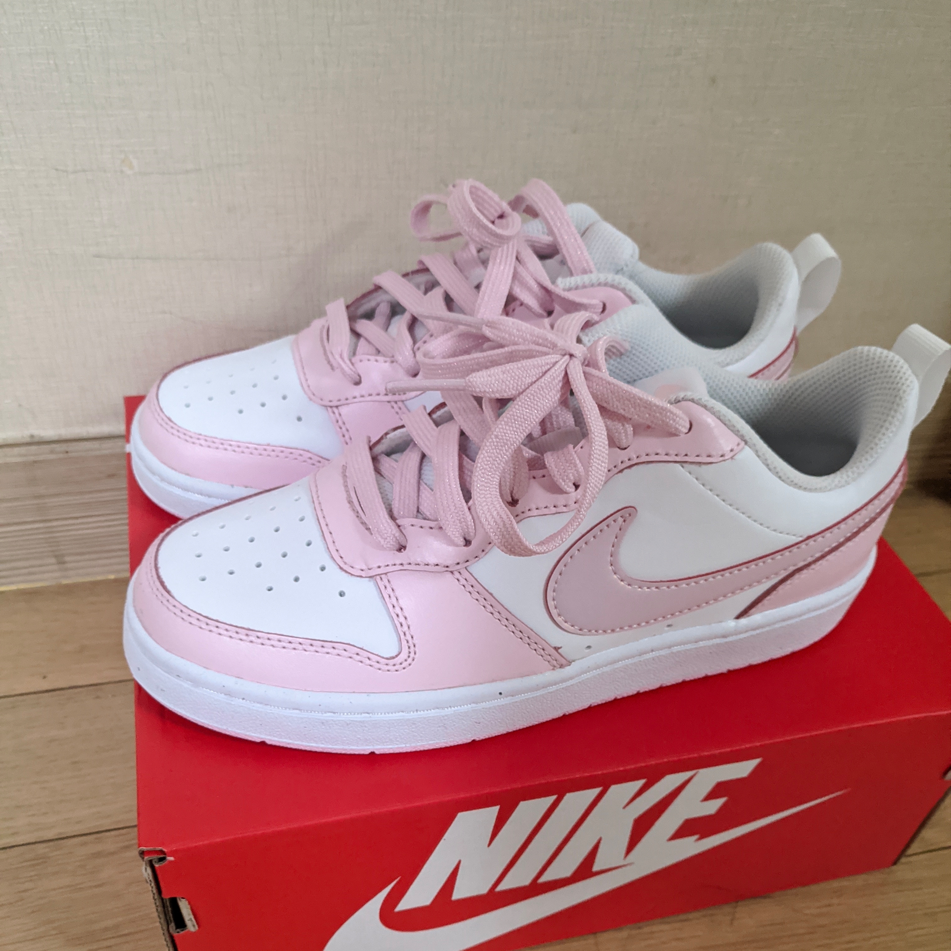 (GS) Nike Court Borough 2 SE White Pink Foam 착용 스타일