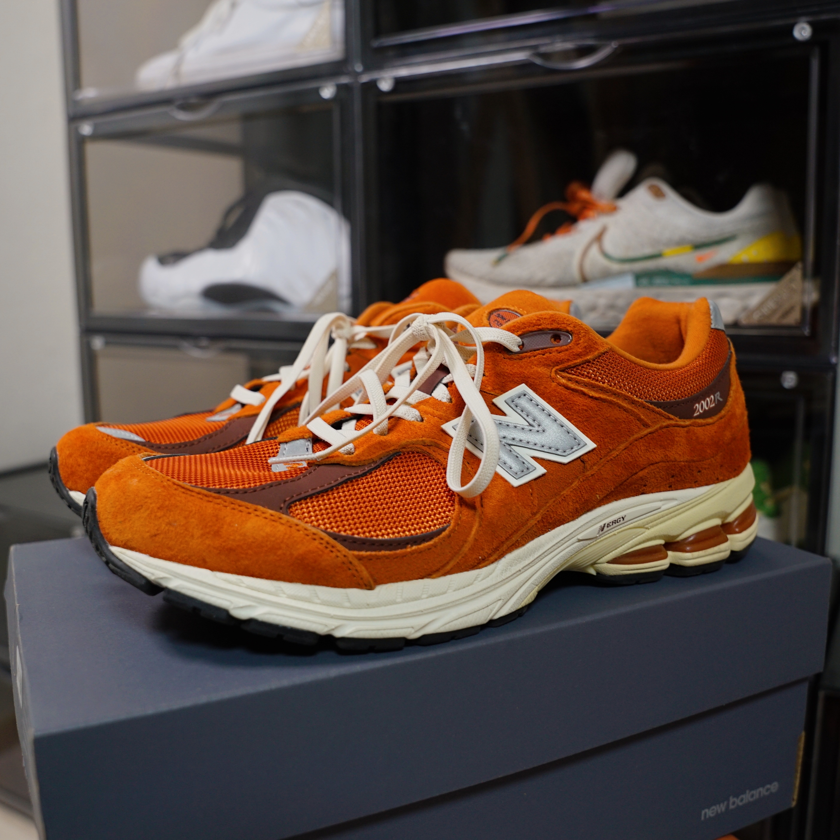 New Balance 2002R Rust Oxide 착용 스타일 - 2