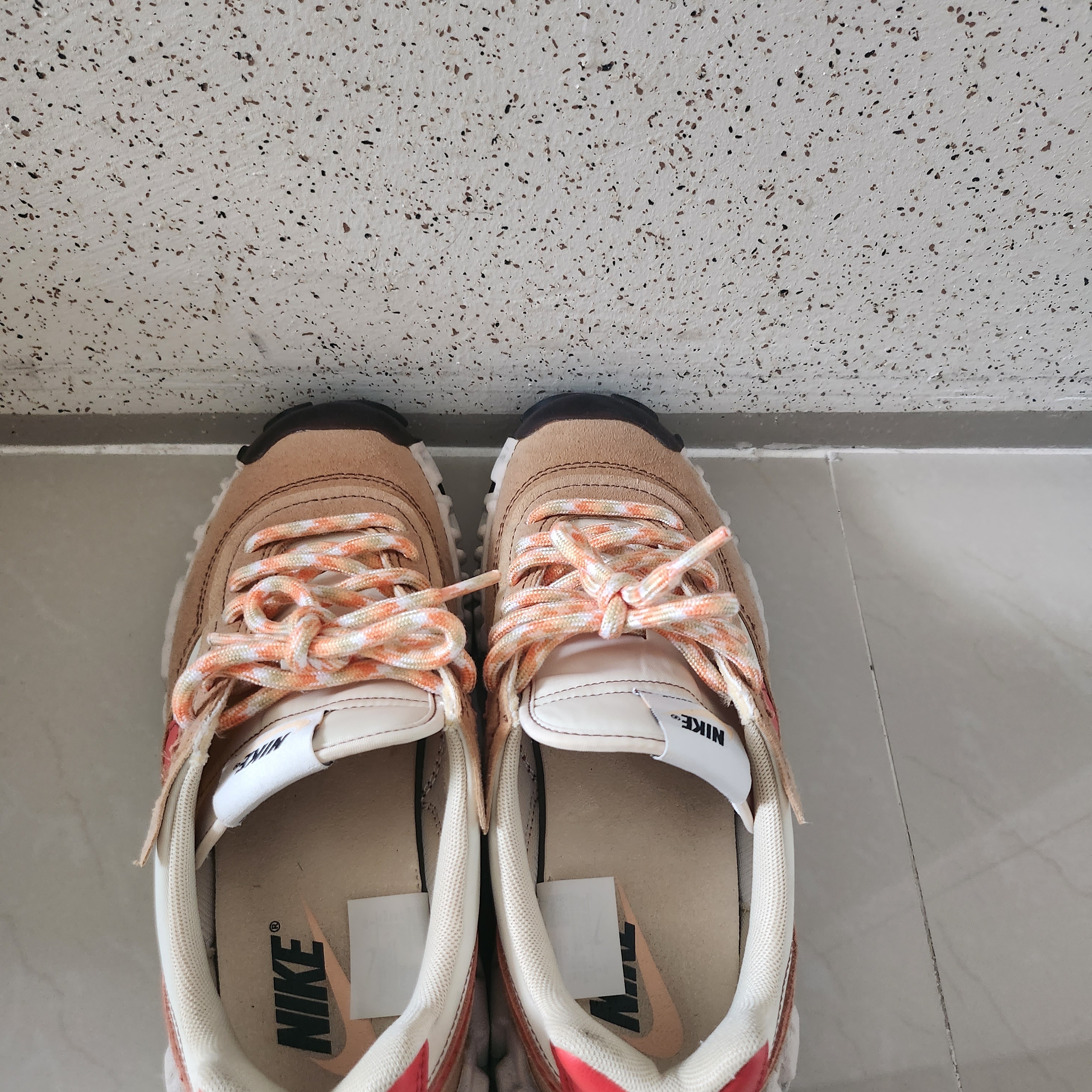Nike Overbreak SP Fossil 착용 스타일 - 4