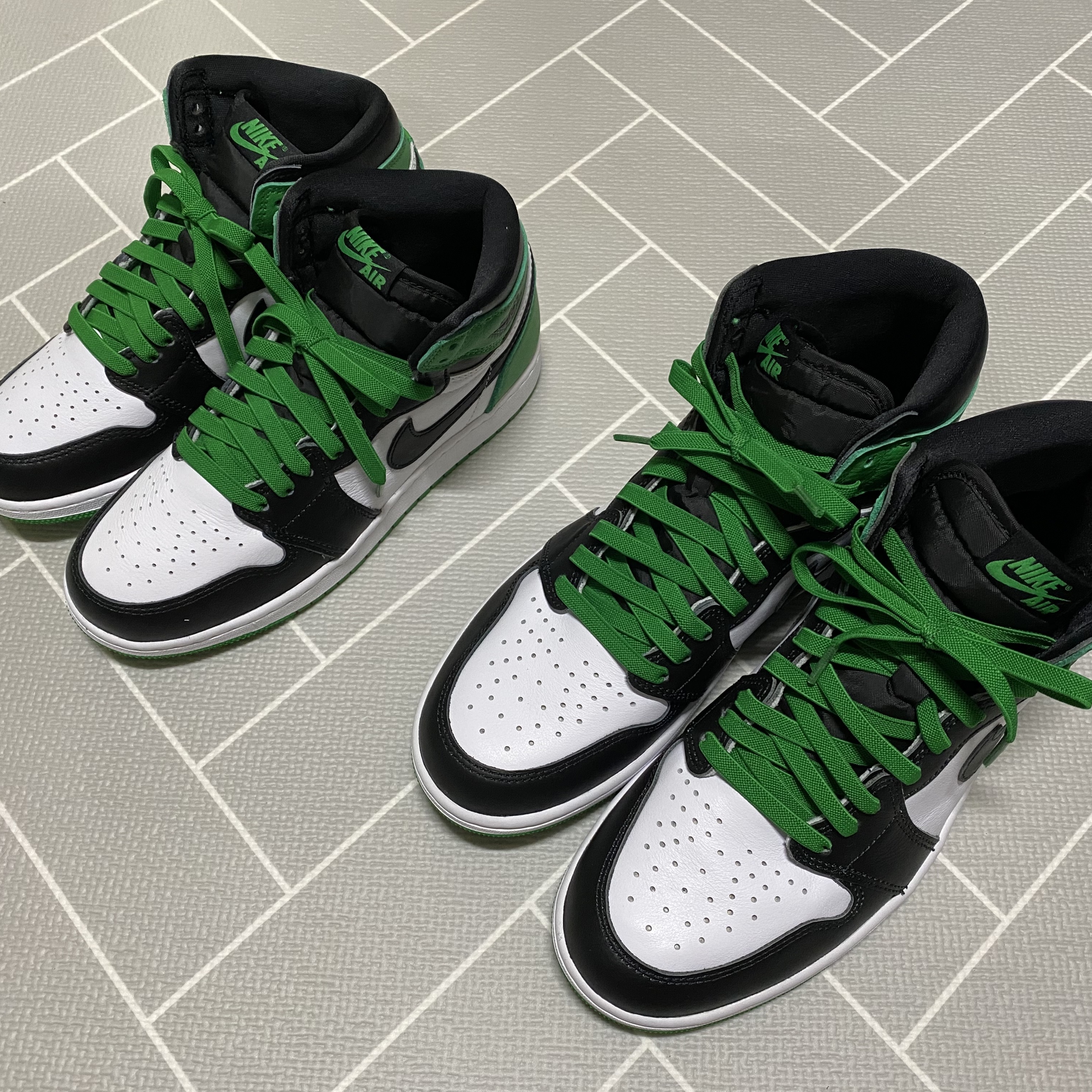 Jordan 1 Retro High OG Black and Lucky Green, (GS) Jordan 1 Retro High OG Black and Lucky Green 착용 스타일 - 2