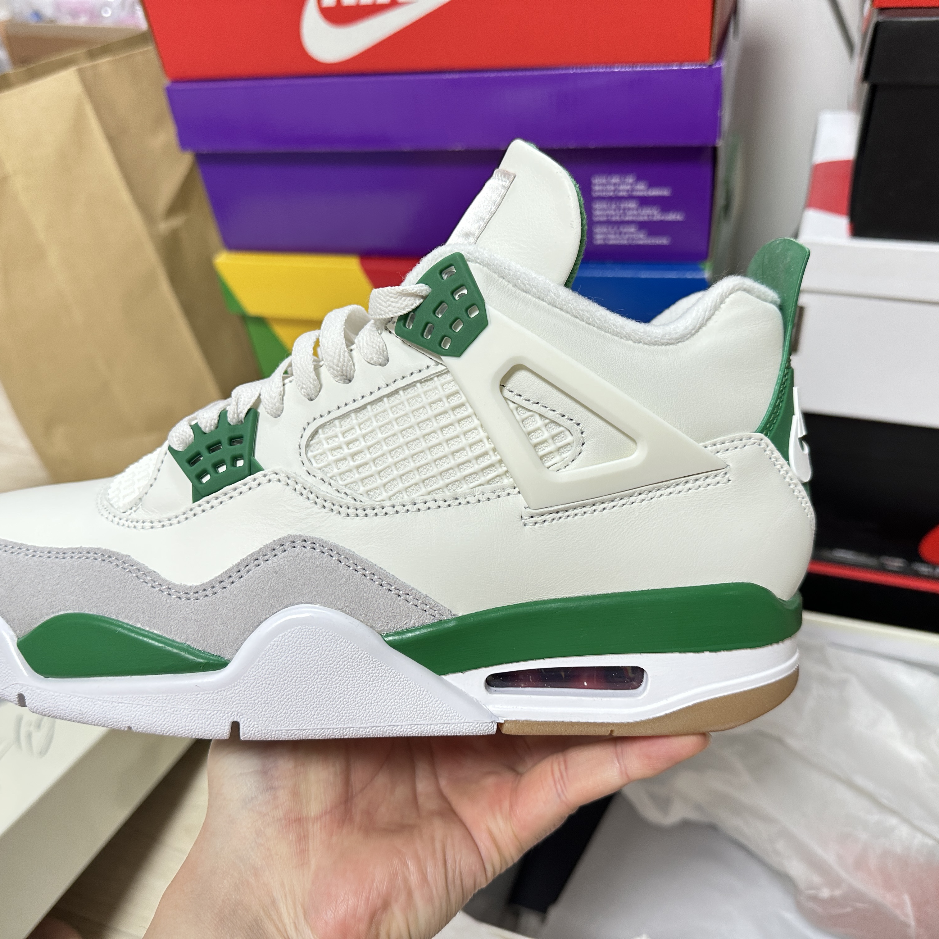 Jordan 4 x Nike SB Retro SP Pine Green 착용 스타일 - 2