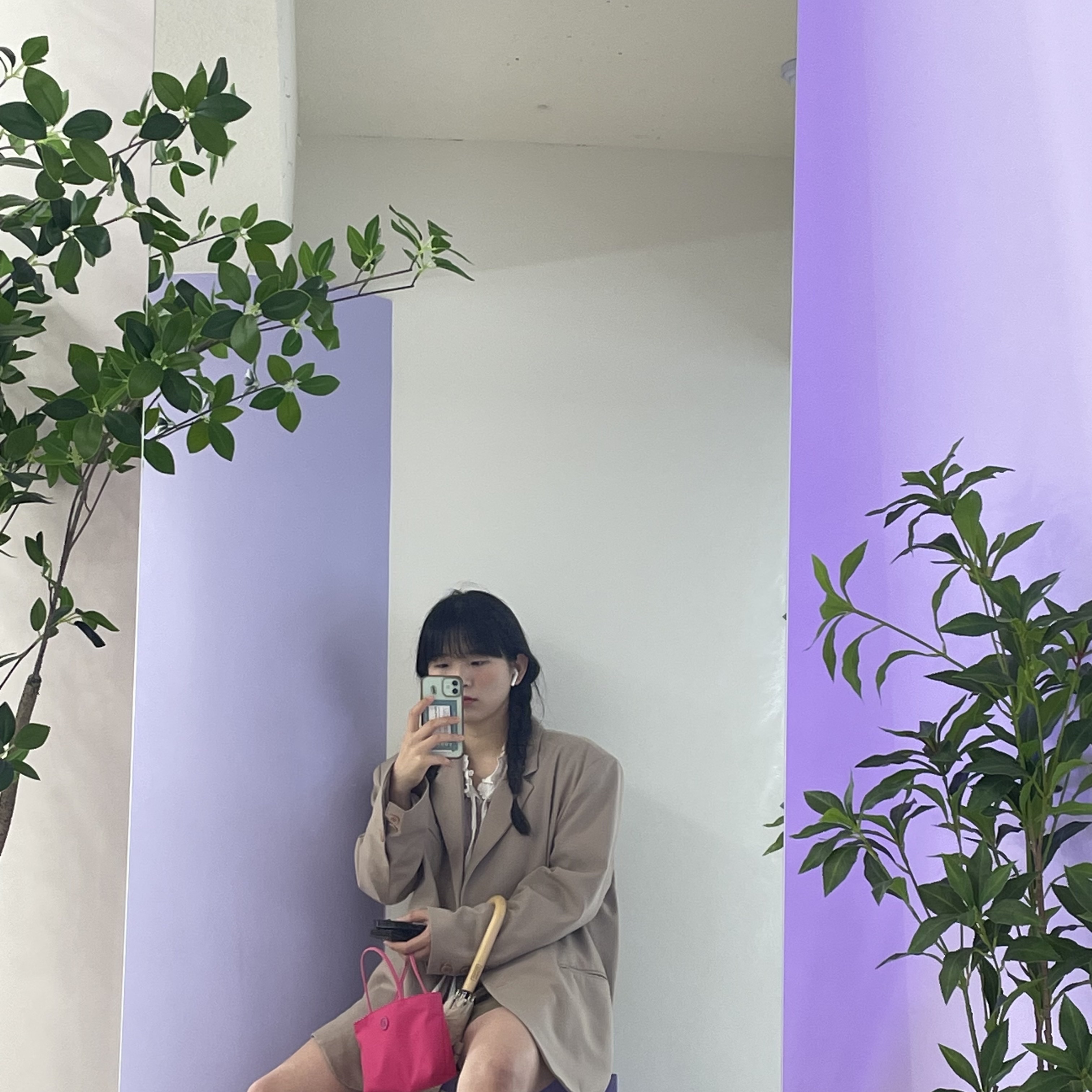 Nike x Jacquemus Air Humara LX Ale Brown and Gold 착용 스타일 - 2