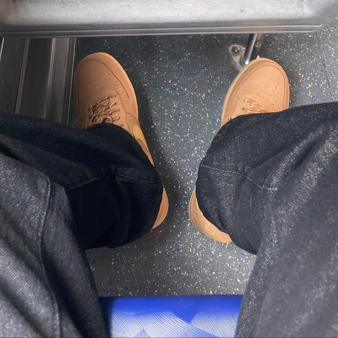 Nike Air Force 1 '07 WB Flax 착용 스타일
