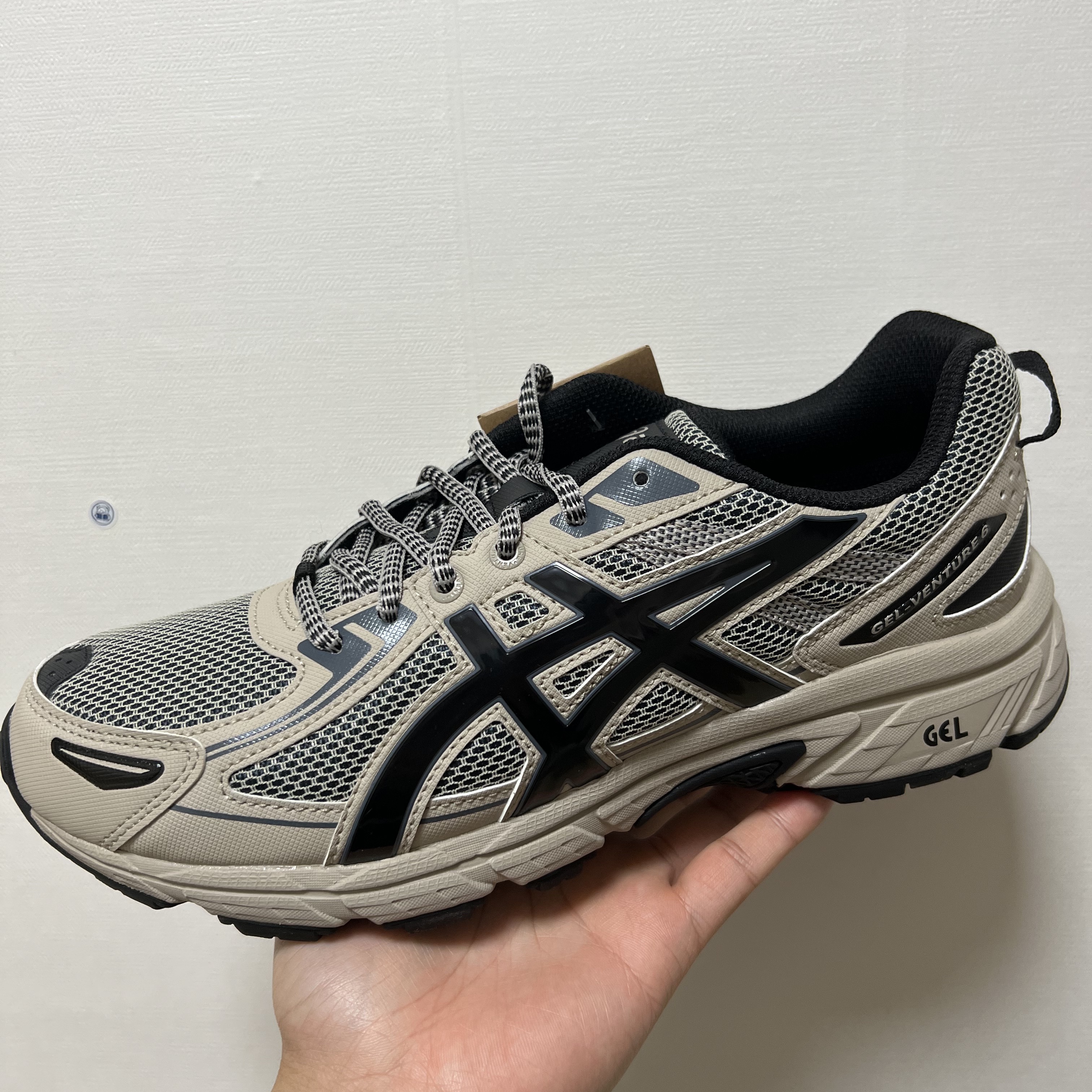 Asics Gel-Venture 6 Feather Grey Black 착용 스타일