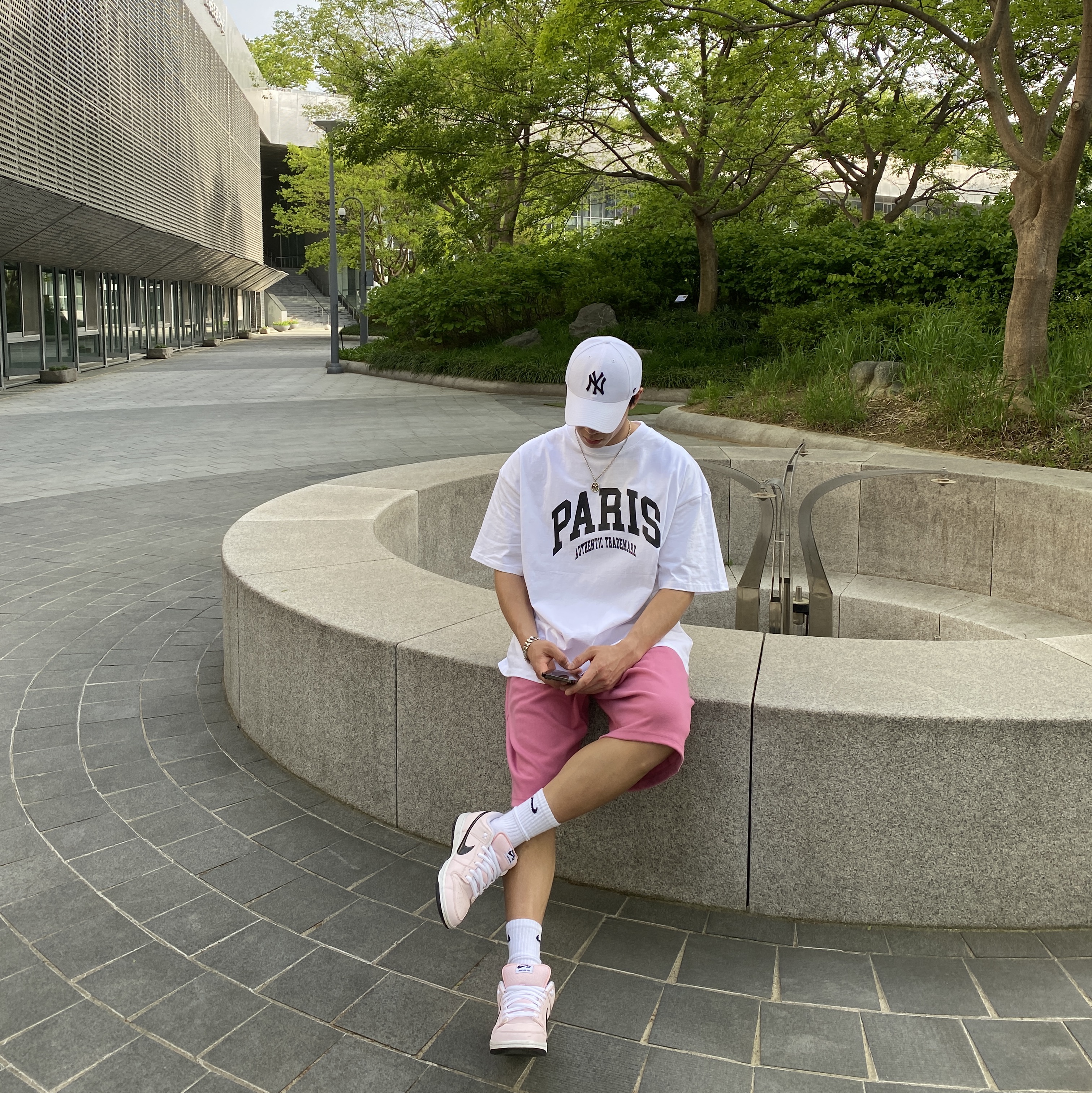 나이키 덩크 SB 로우 핑크 박스 착용 스타일 - 3
