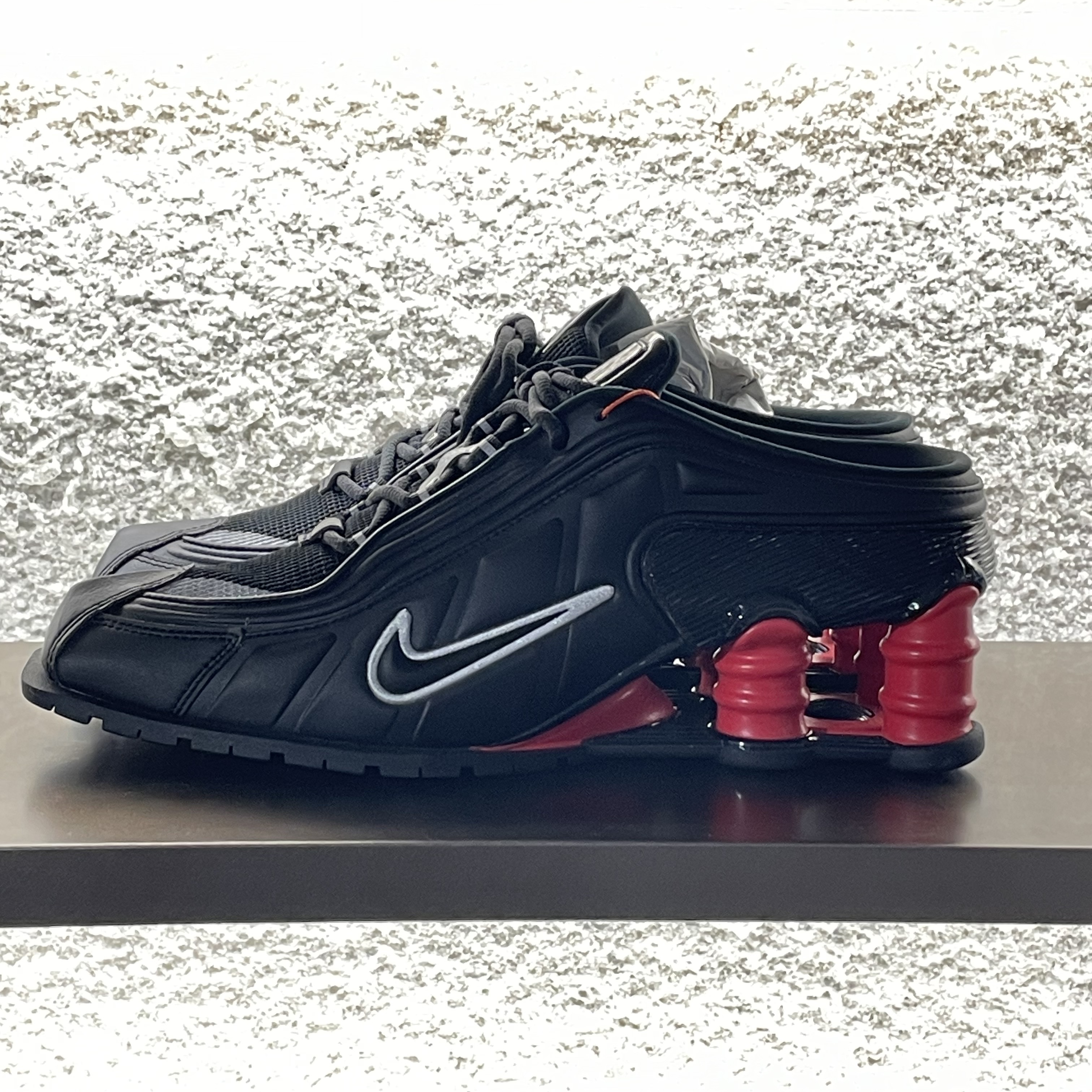 Nike x Martine Rose Shox MR4 Black 착용 스타일