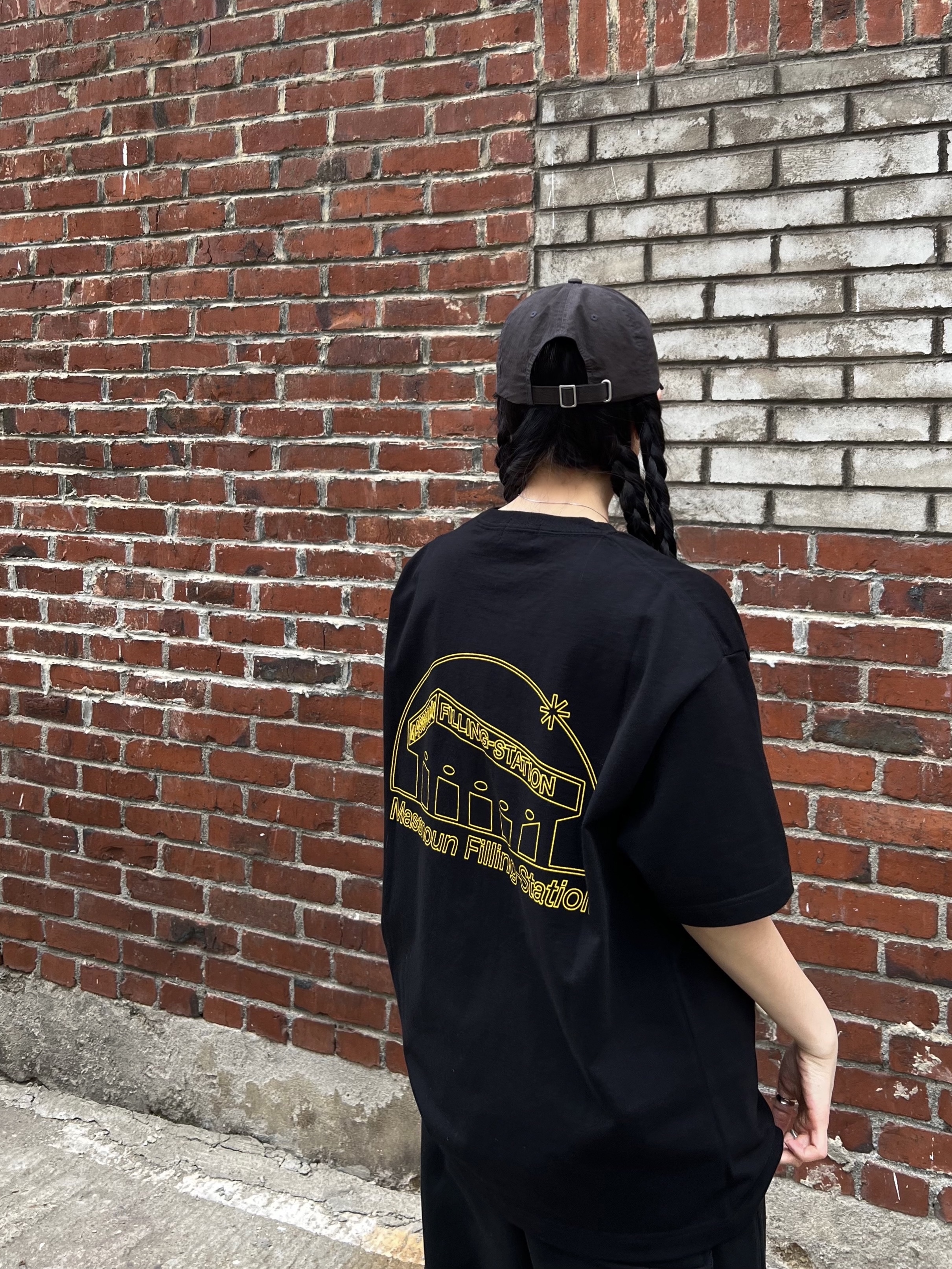 Stussy Bio Washed Big Logo Low Pro Cap Charcoal, Asics Gel-1130 White Black 착용 스타일 - 4