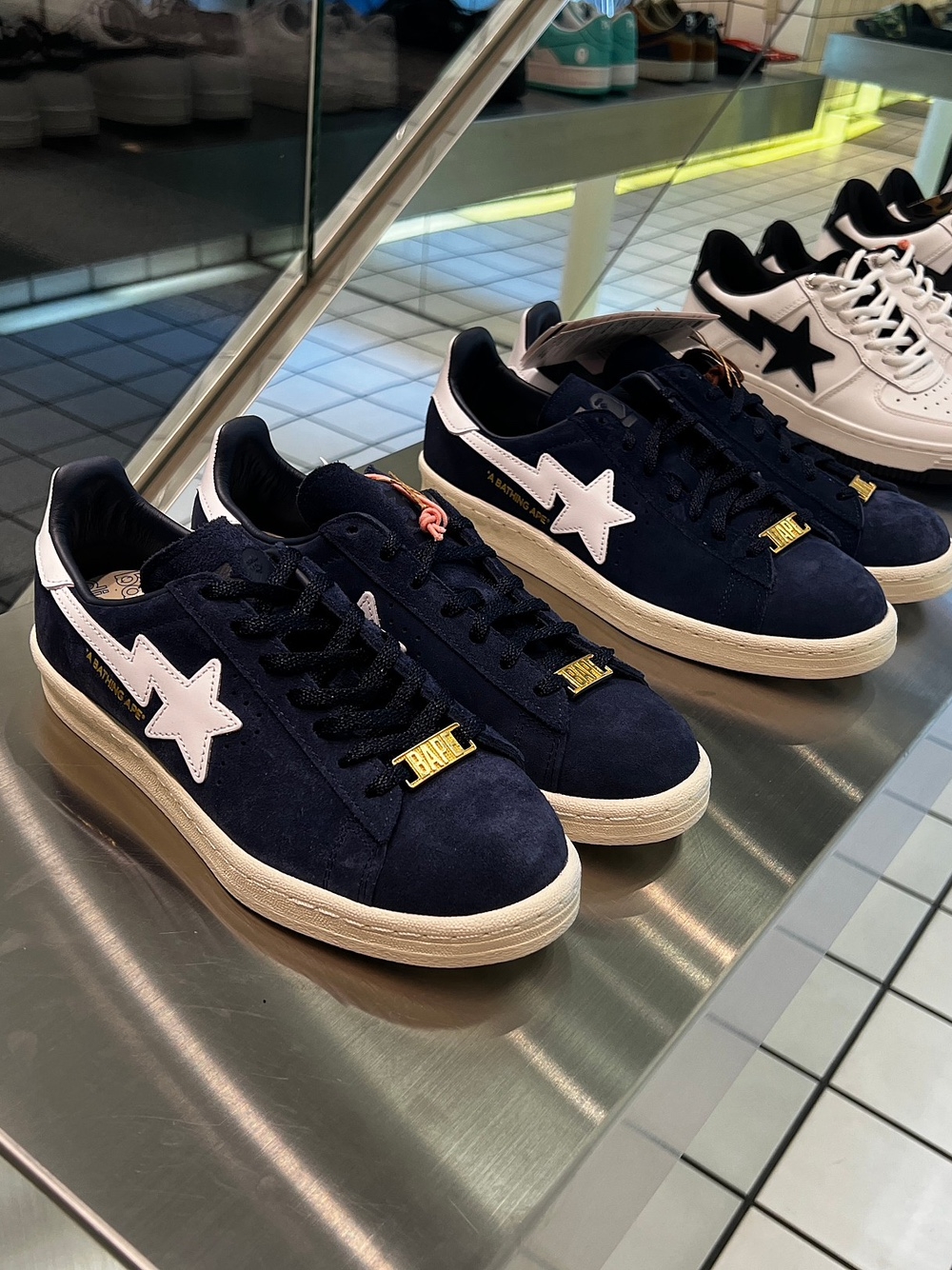 Adidas x BAPE Campus 80s Collegiate Navy 착용 스타일