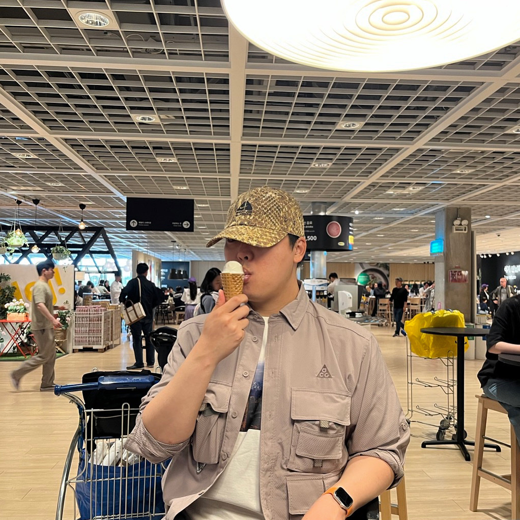 Supreme x Nike ACG Denim 6-Panel Gold Snakeskin - 22FW, Supreme x Nike ACG Grid T-Shirt White - 22FW 착용 스타일