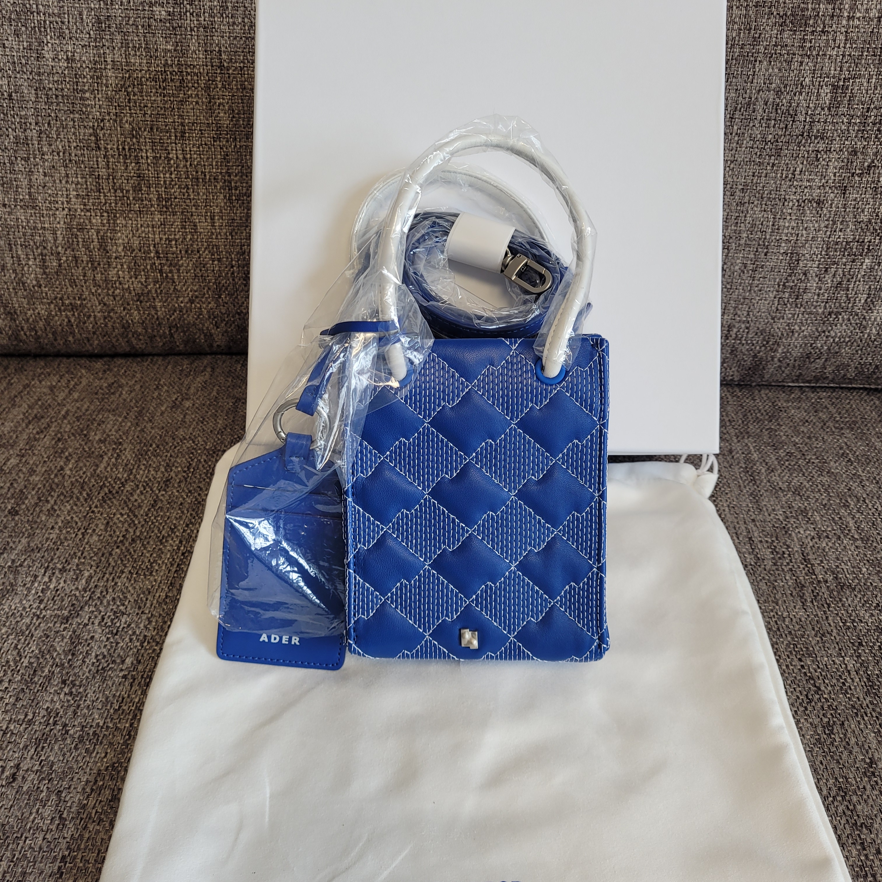 Ader Error Small Tenit Shopper Bag Z-Blue 착용 스타일 - 1