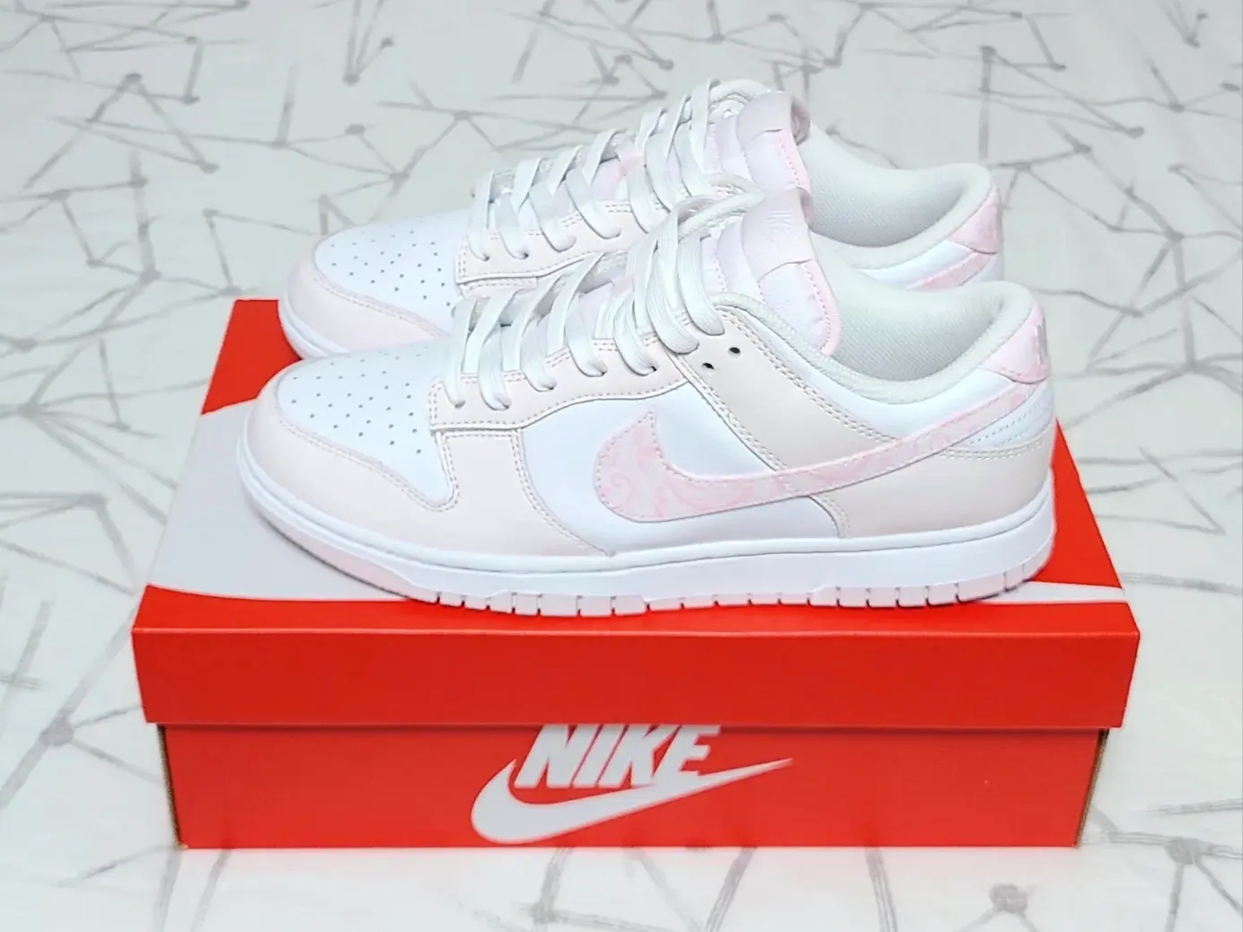 (W) Nike Dunk Low Pearl Pink 착용 스타일 - 2